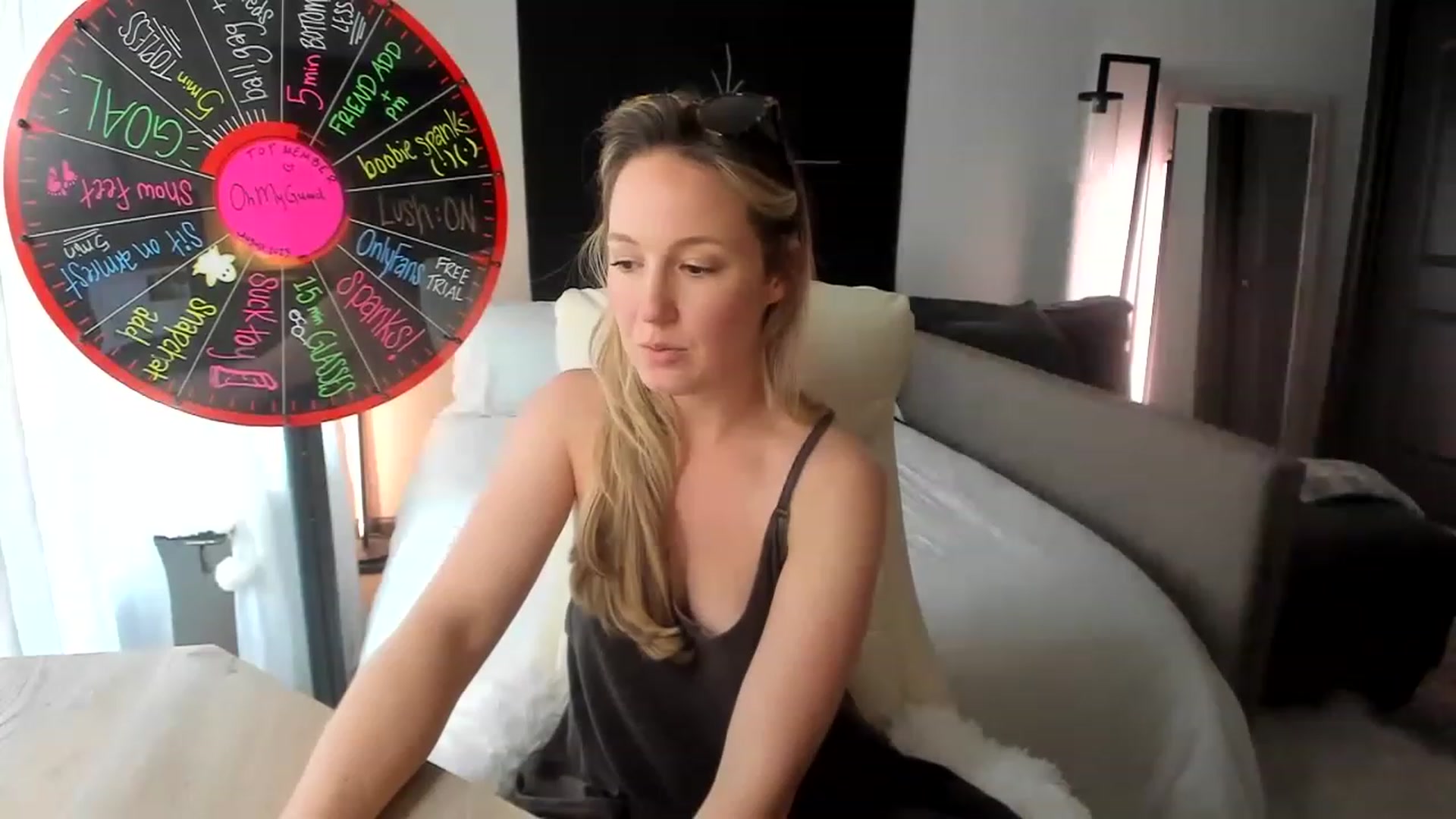 Gallery image thumbnail from LilLadyBird's myfreecams stream on, 08/24/2023, 21:46 image 2 of 20