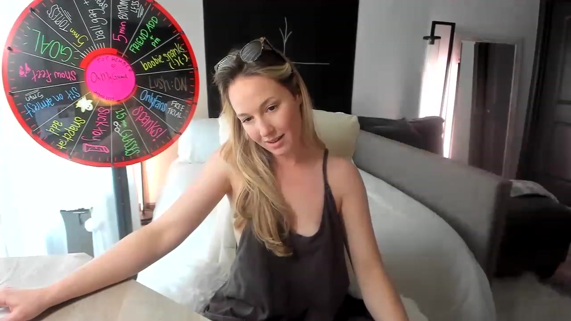 Gallery image thumbnail from LilLadyBird's myfreecams stream on, 08/24/2023, 21:46 image 3 of 20