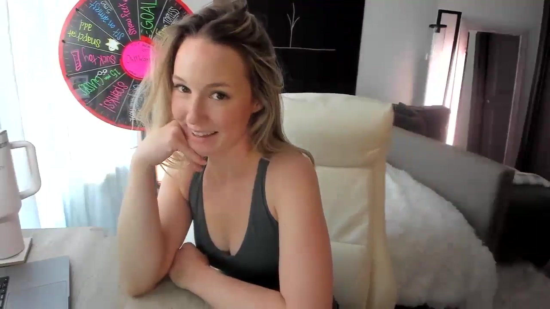 Gallery image thumbnail from LilLadyBird's myfreecams stream on, 09/02/2023, 20:24 image 11 of 20