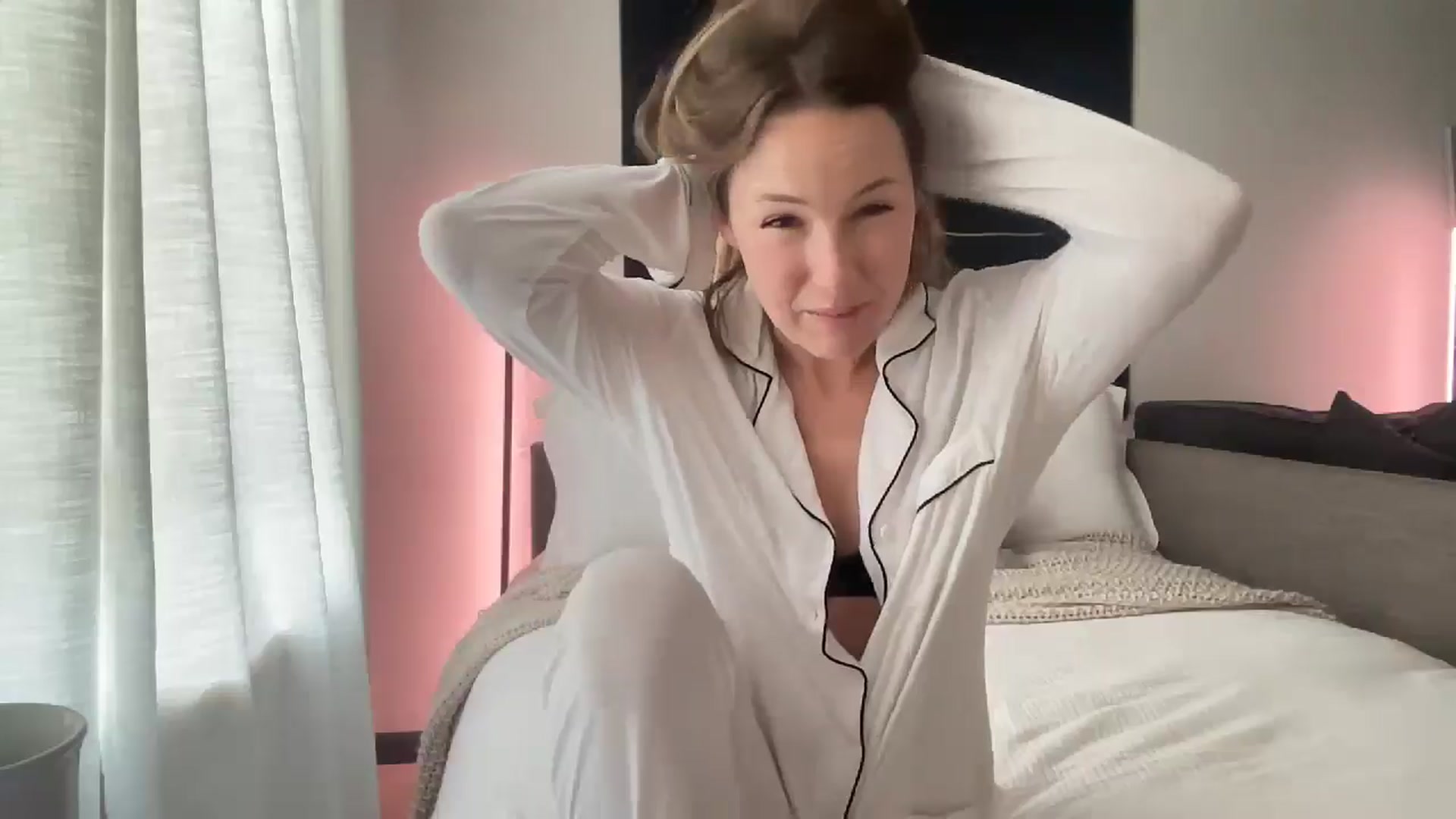 Gallery image thumbnail from LilLadyBird's myfreecams stream on, 07/07/2024, 17:15 image 8 of 20