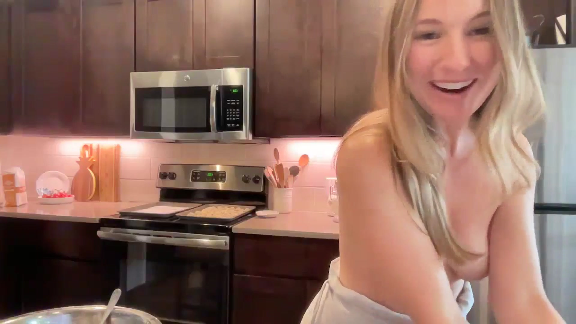 Gallery image thumbnail from LilLadyBird's myfreecams stream on, 07/14/2024, 23:04 image 20 of 20