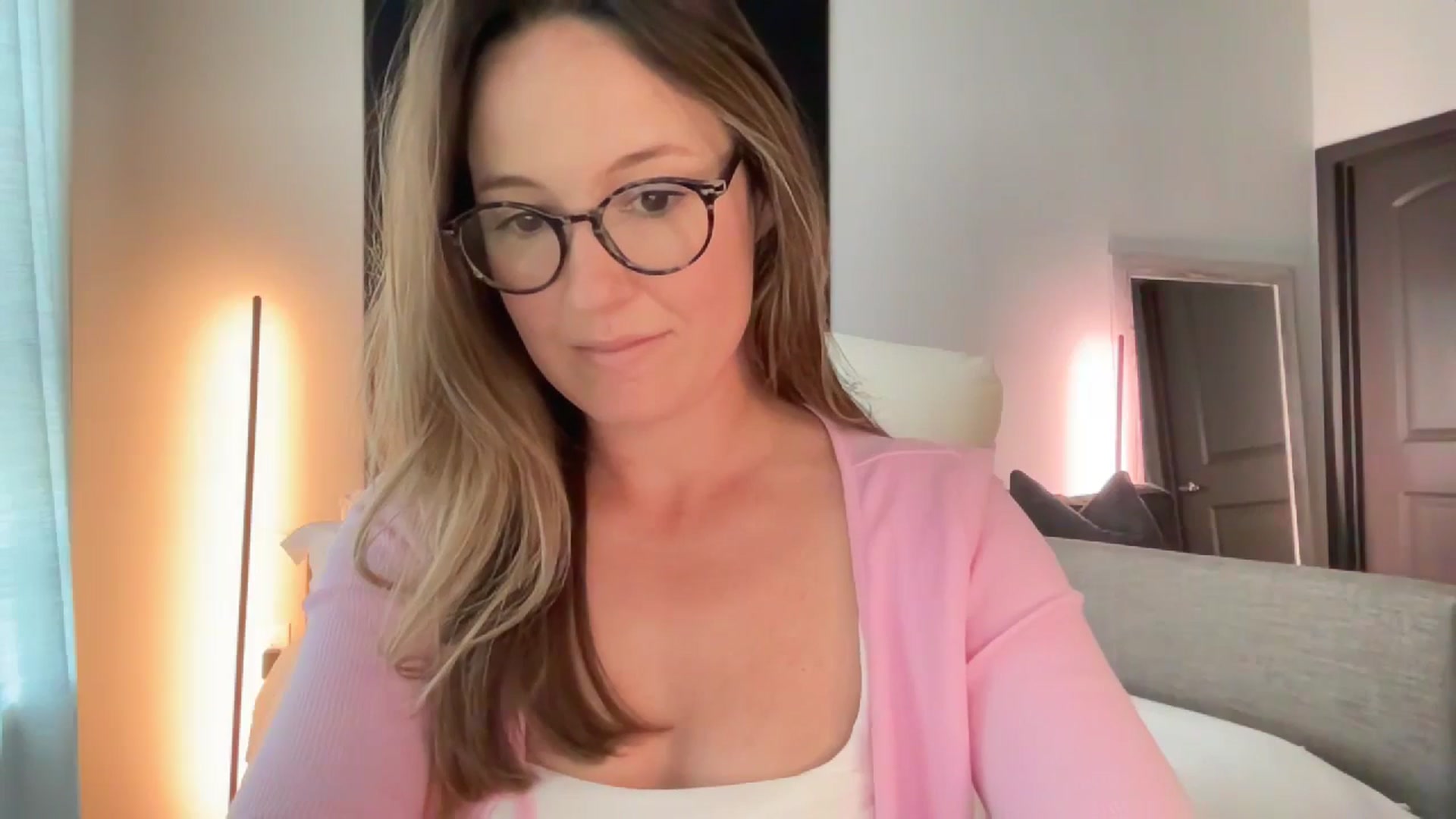 Gallery image thumbnail from LilLadyBird's myfreecams stream on, 09/27/2024, 21:11 image 15 of 20