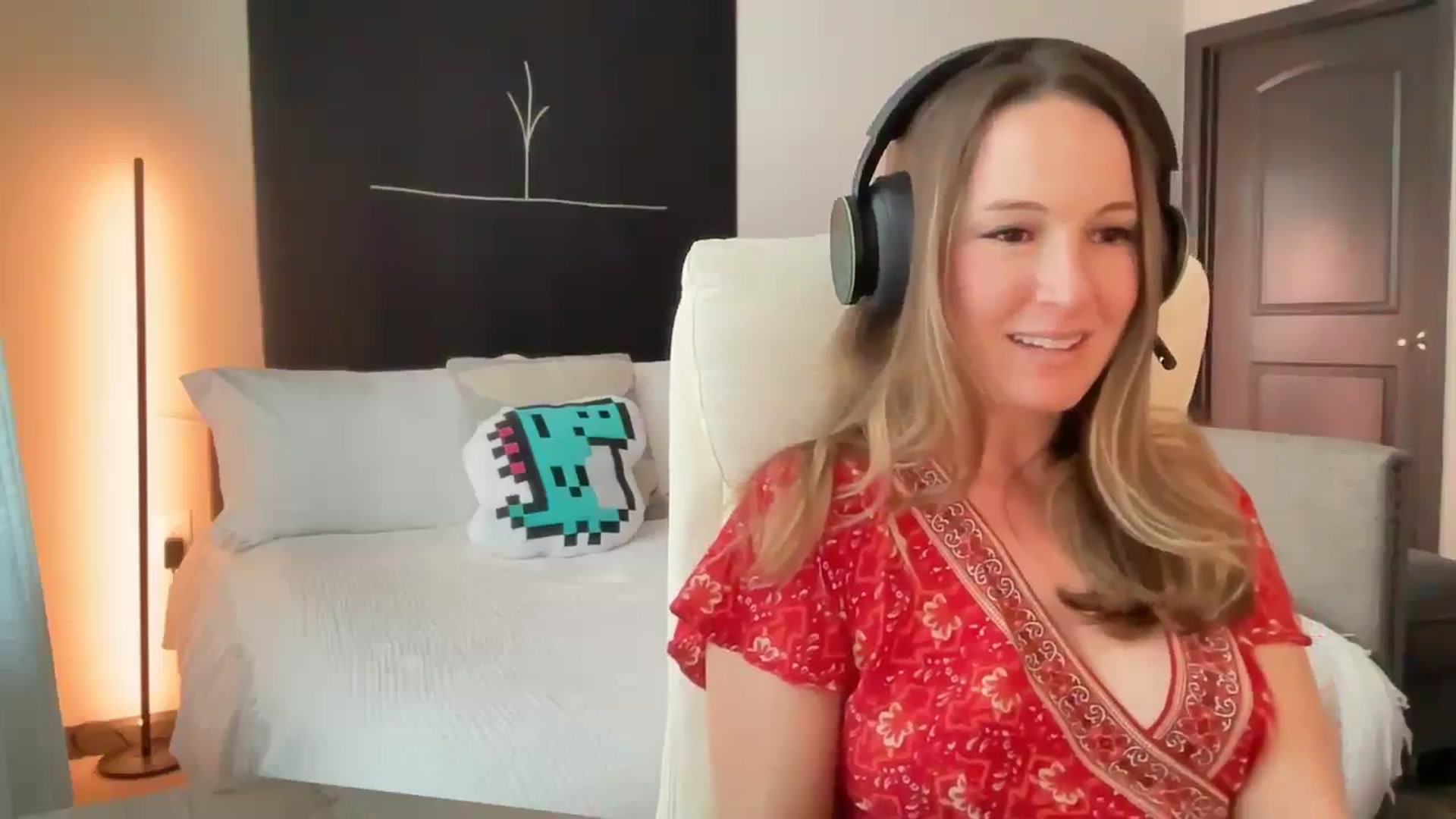 Gallery image thumbnail from LilLadyBird's myfreecams stream on, 09/29/2024, 23:27 image 12 of 20