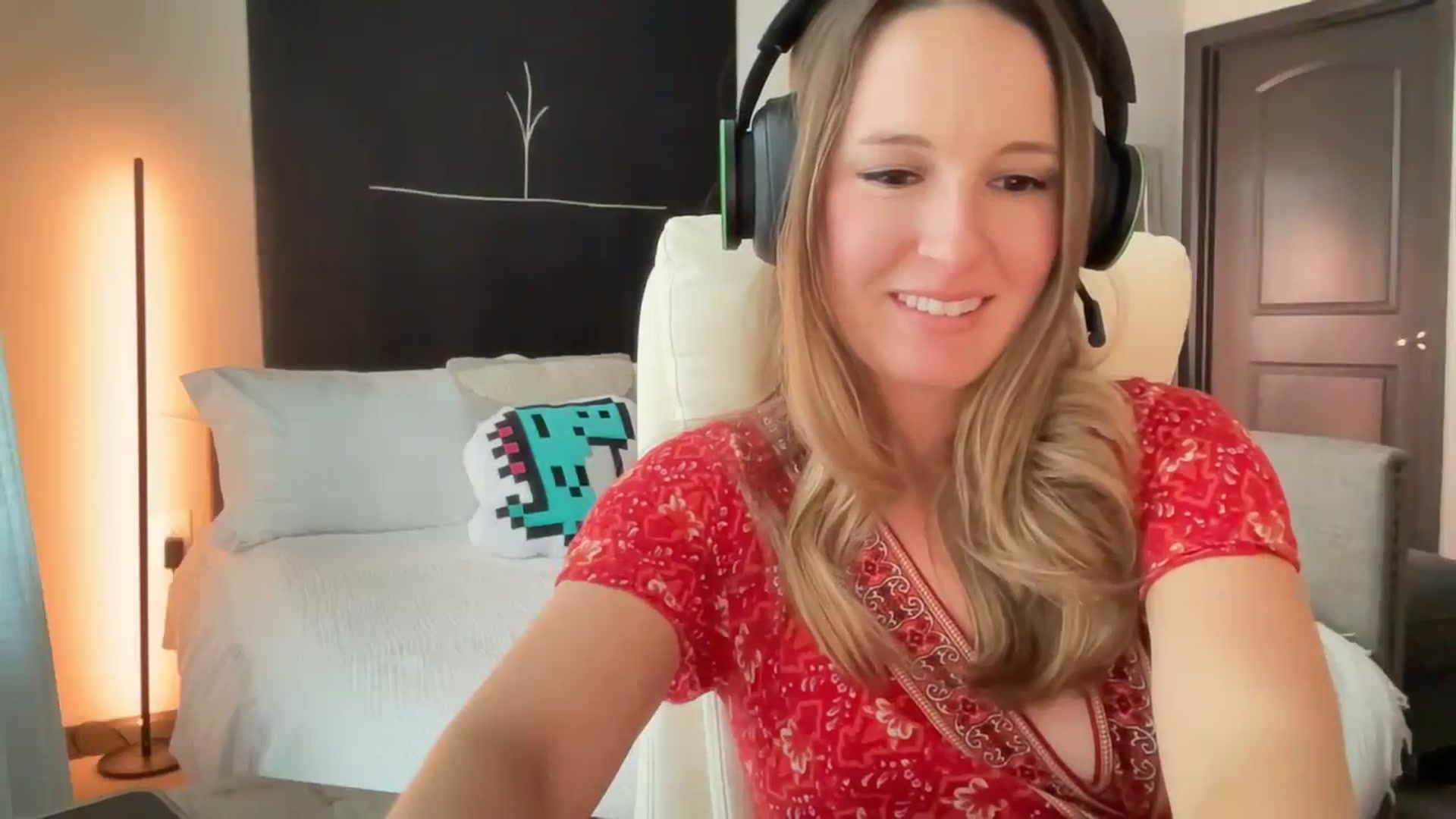 Gallery image thumbnail from LilLadyBird's myfreecams stream on, 09/29/2024, 23:27 image 7 of 20