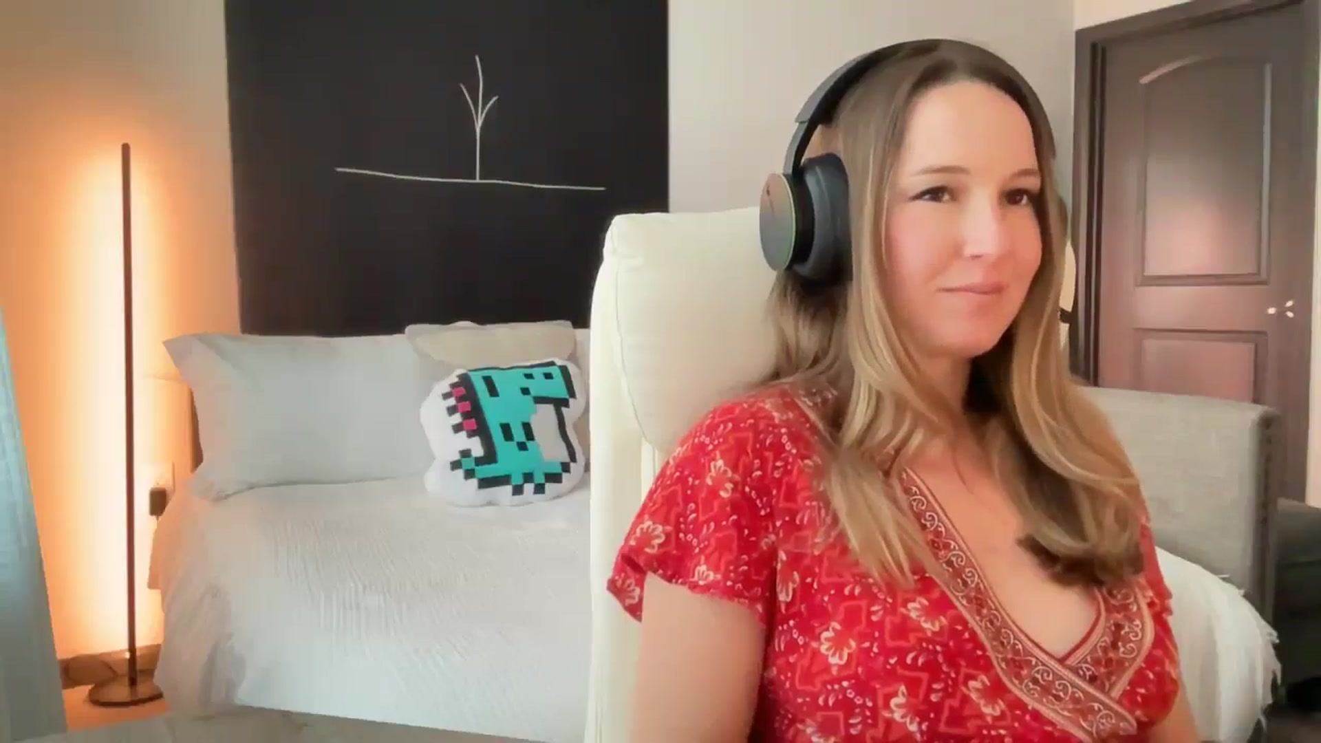 Gallery image thumbnail from LilLadyBird's myfreecams stream on, 09/29/2024, 23:27 image 11 of 20