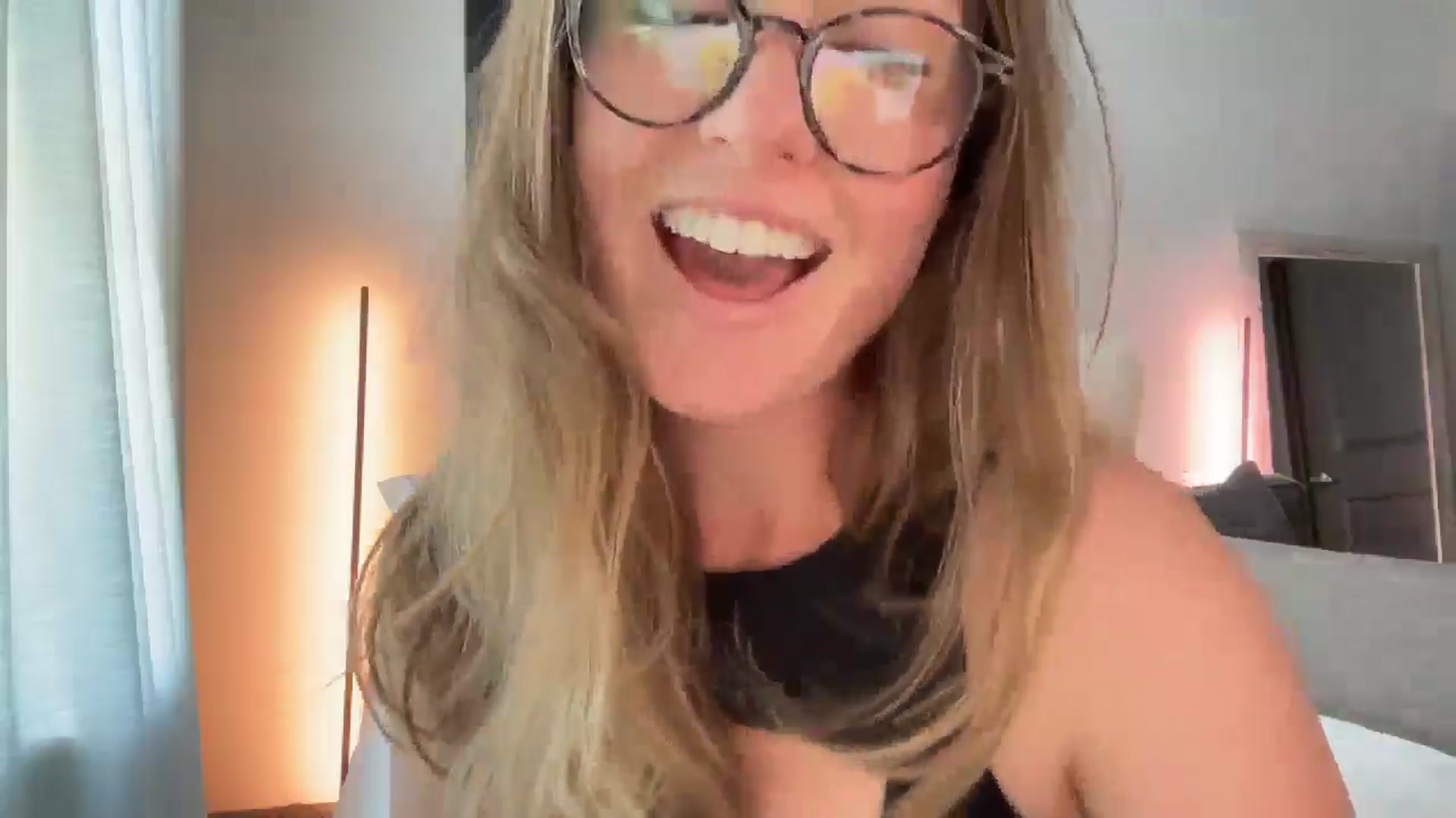 Gallery image thumbnail from LilLadyBird's myfreecams stream on, 09/30/2024, 21:31 image 6 of 20