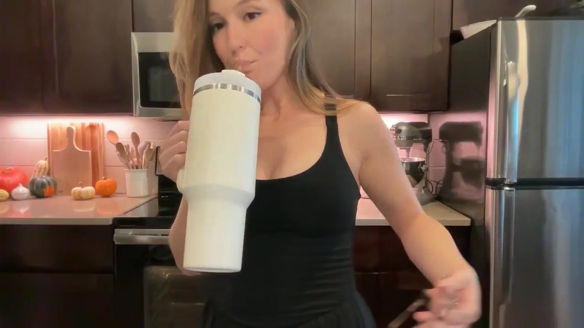 Gallery image thumbnail from LilLadyBird's myfreecams stream on, 10/13/2024, 22:55 image 9 of 20