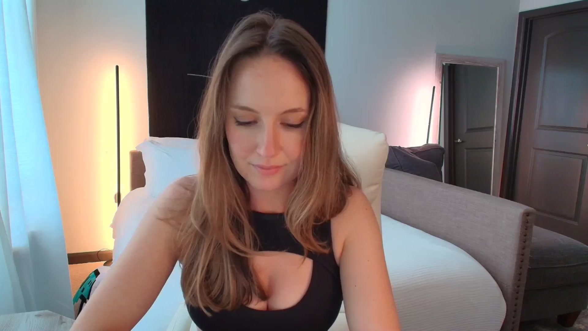 Gallery image thumbnail from LilLadyBird's myfreecams stream on, 10/14/2024, 22:49 image 20 of 20