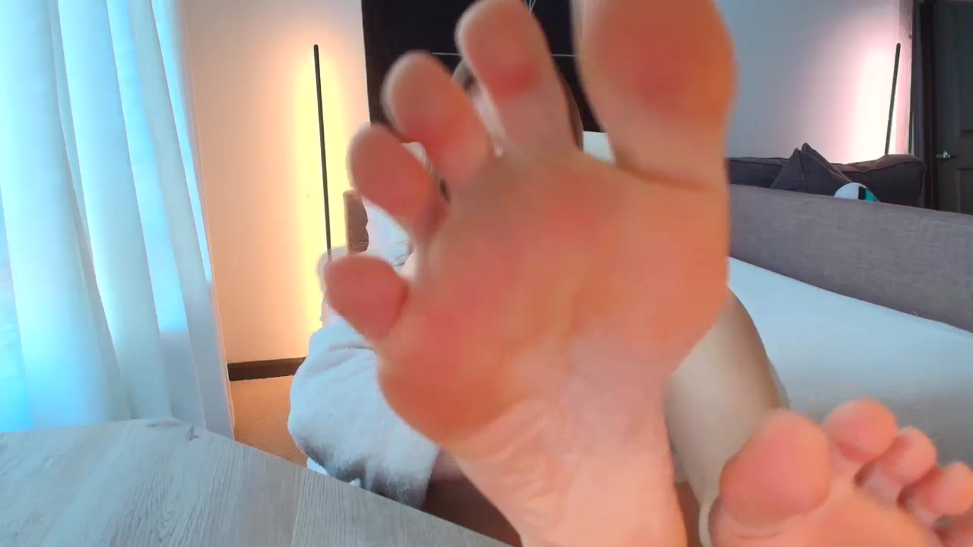 Gallery image thumbnail from LilLadyBird's myfreecams stream on, 10/15/2024, 18:43 image 6 of 20