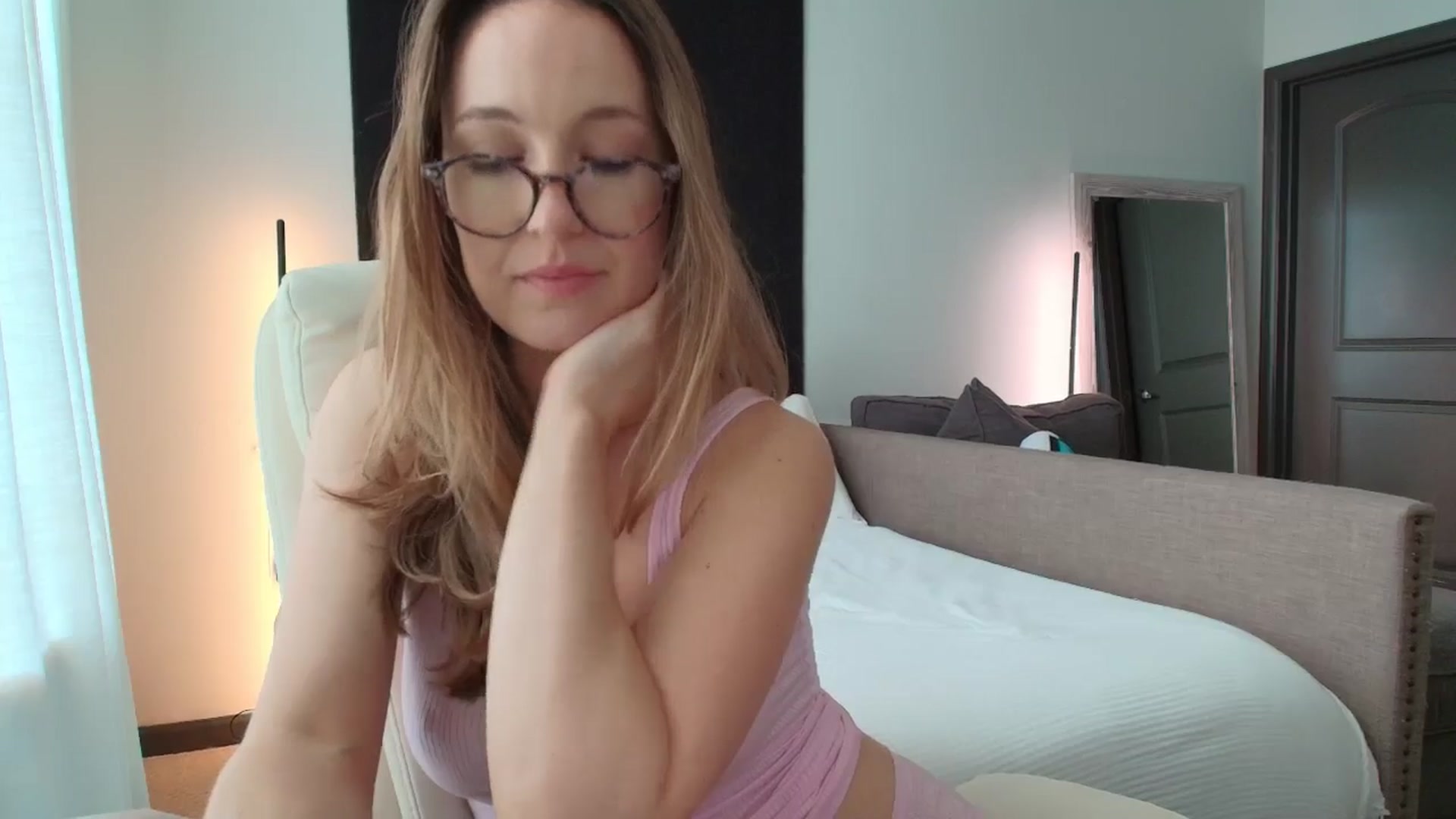 Gallery image thumbnail from LilLadyBird's myfreecams stream on, 10/16/2024, 17:47 image 11 of 20