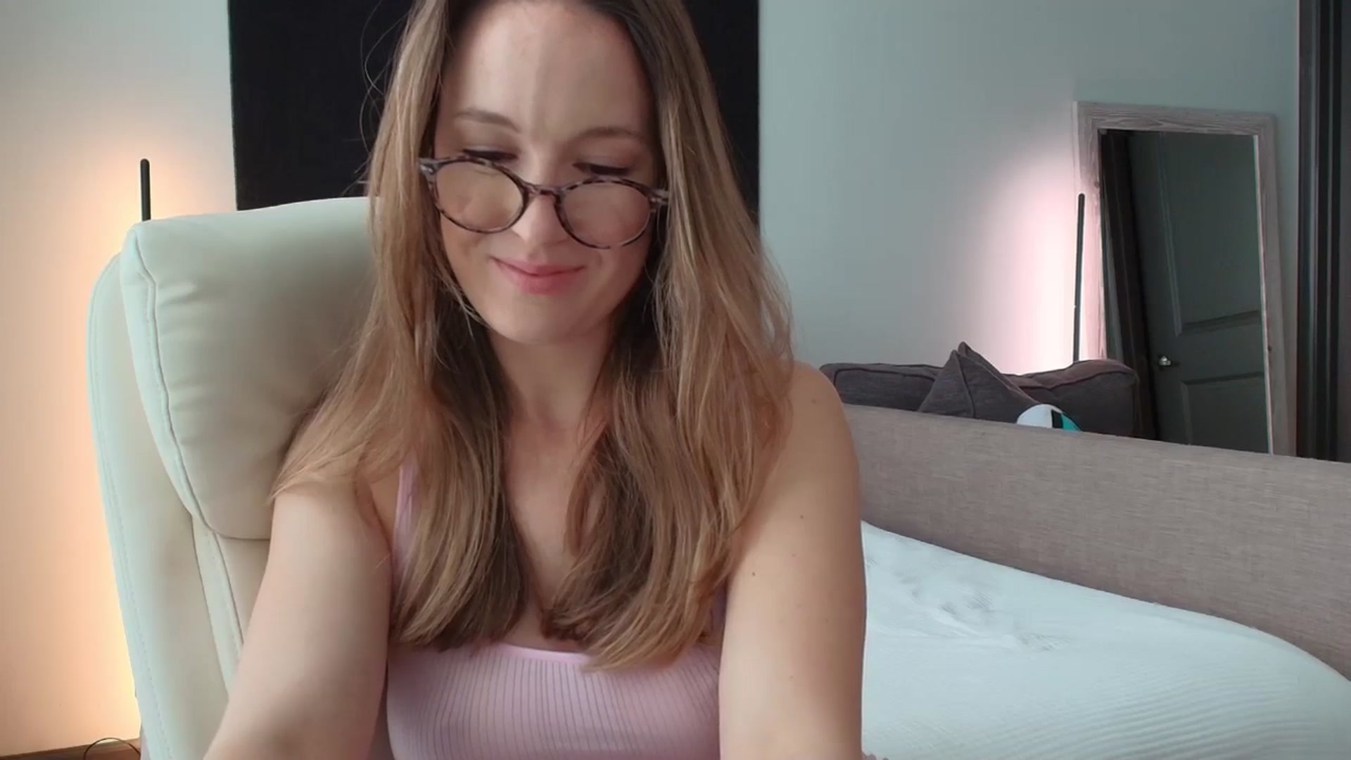 Gallery image thumbnail from LilLadyBird's myfreecams stream on, 10/16/2024, 17:47 image 9 of 20