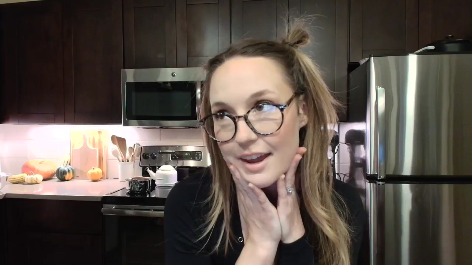 Gallery image thumbnail from LilLadyBird's myfreecams stream on, 10/17/2024, 01:33 image 13 of 20