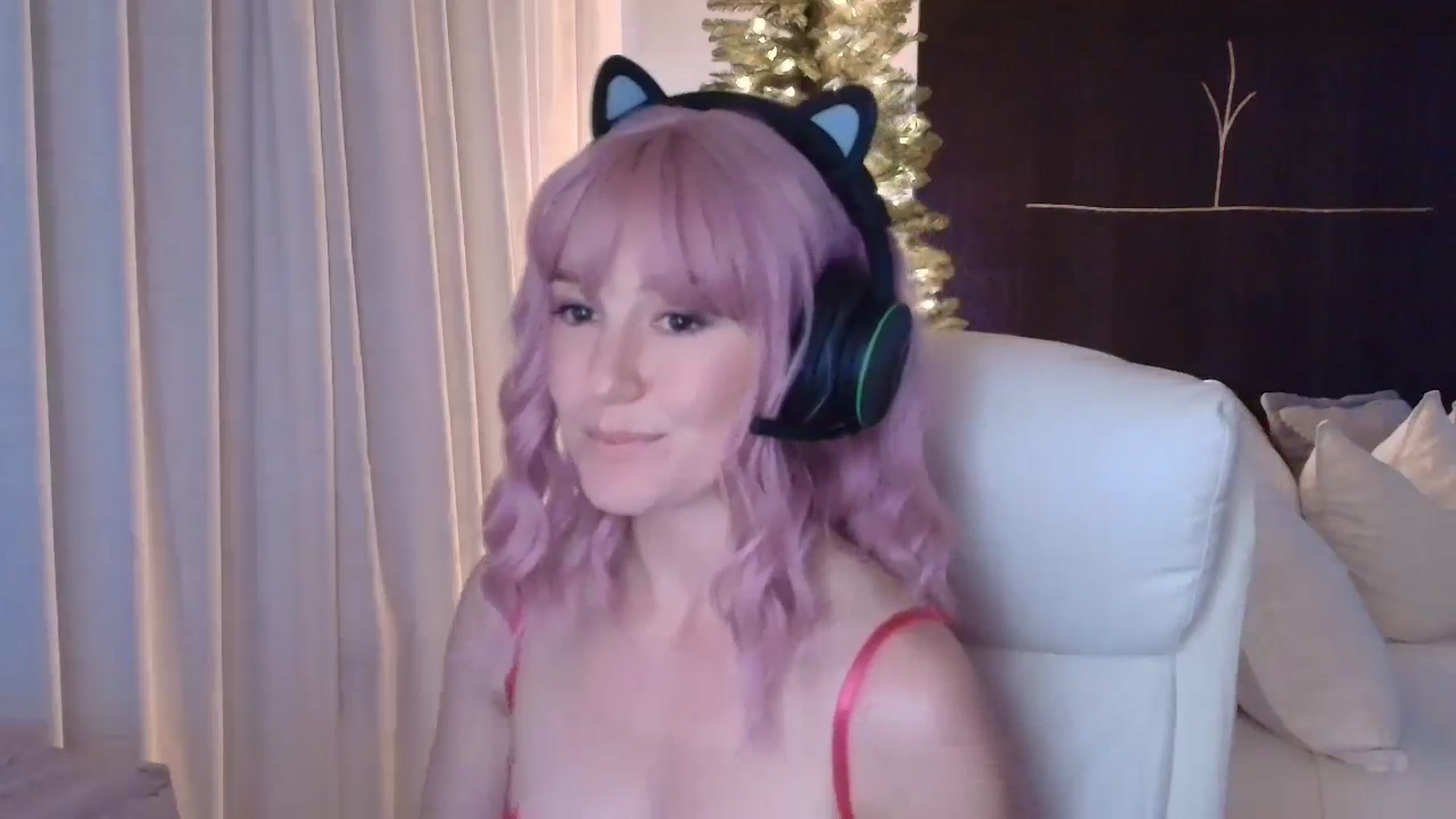 Gallery image thumbnail from LilLadyBird's myfreecams stream on, 11/25/2024, 09:09 image 20 of 20