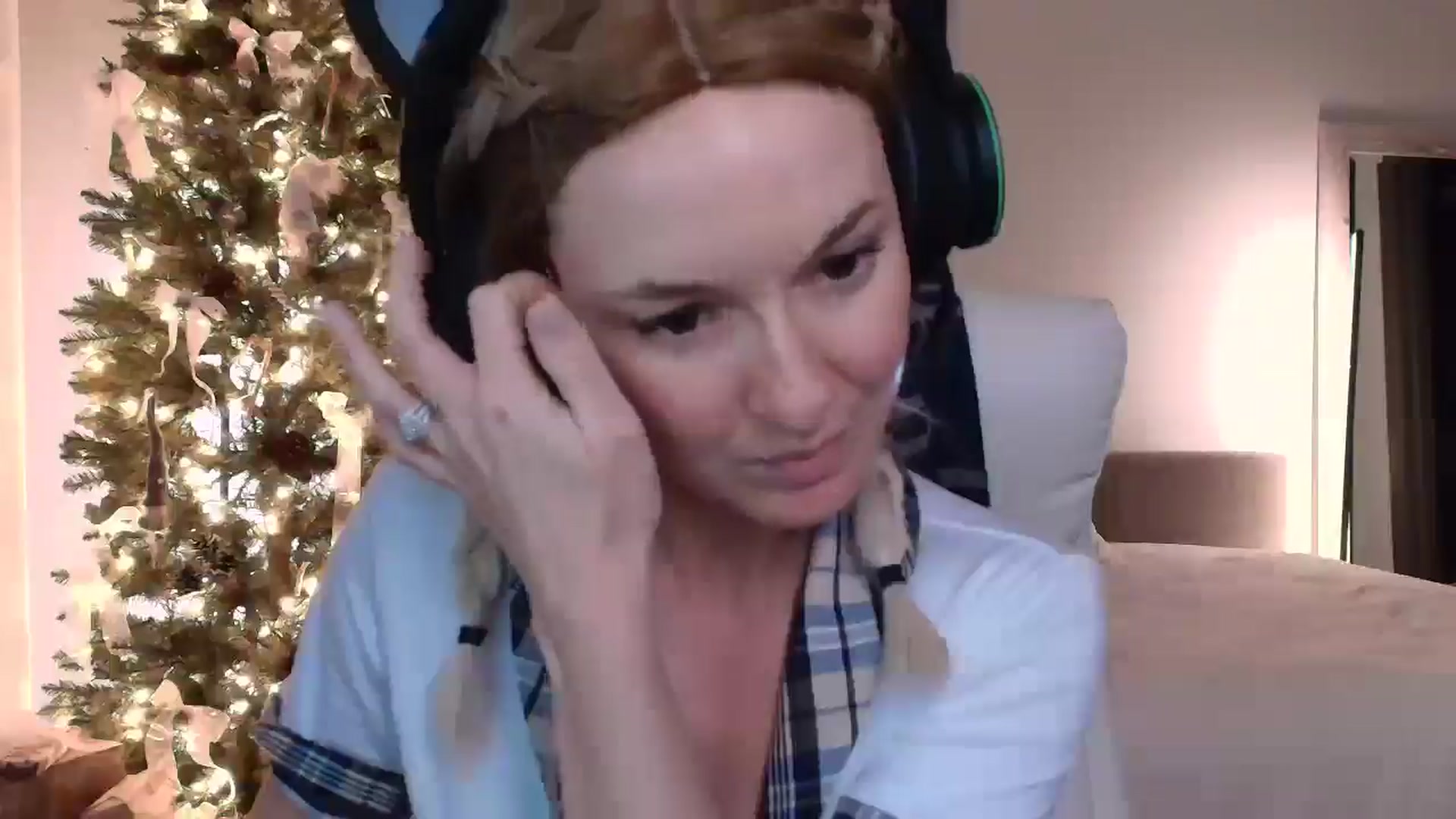 Gallery image thumbnail from LilLadyBird's myfreecams stream on, 12/10/2024, 08:34 image 12 of 20