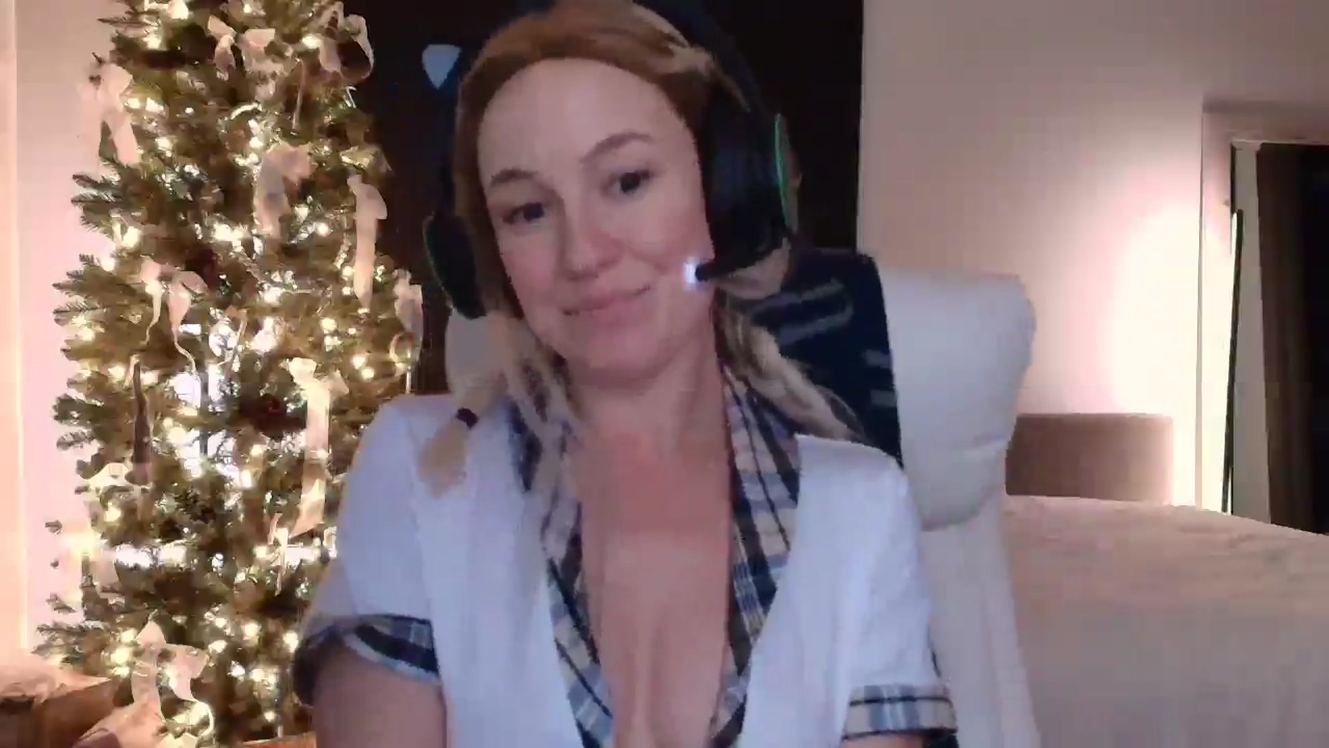 Gallery image thumbnail from LilLadyBird's myfreecams stream on, 12/10/2024, 08:34 image 5 of 20
