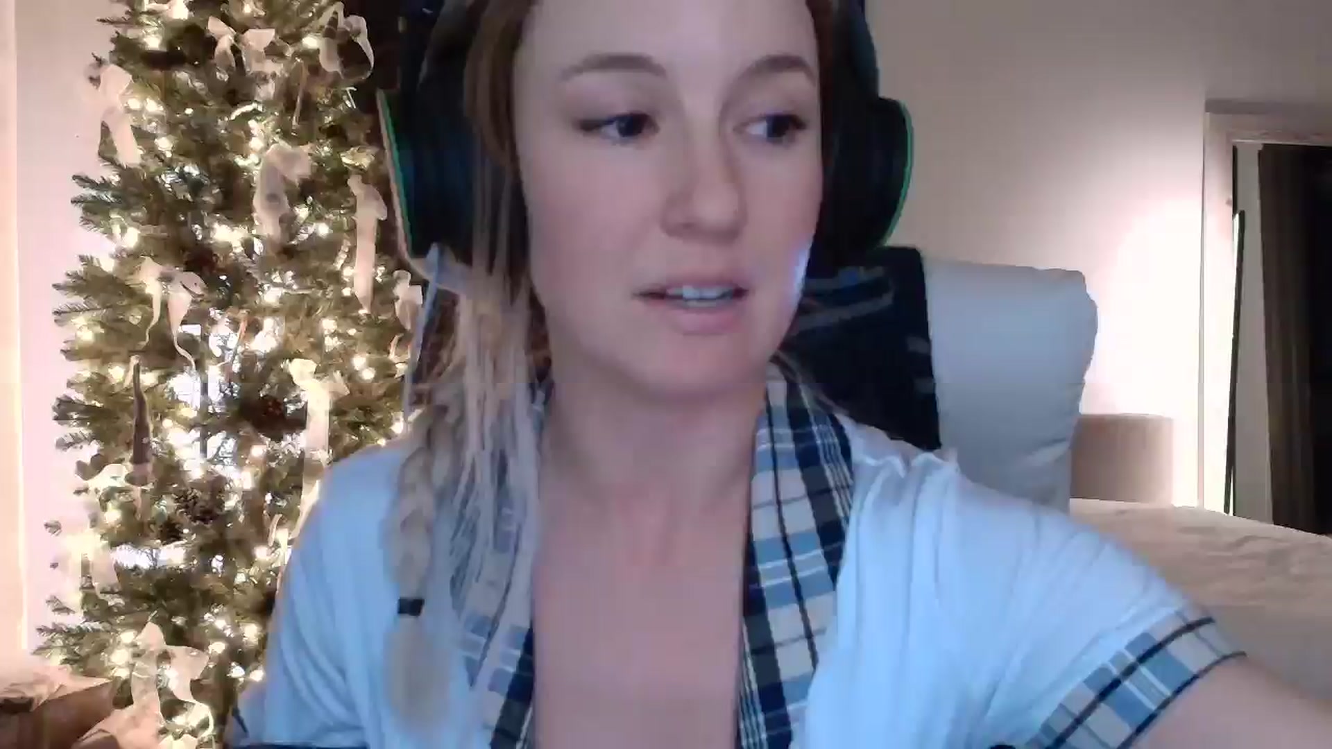 Gallery image thumbnail from LilLadyBird's myfreecams stream on, 12/10/2024, 08:34 image 1 of 20