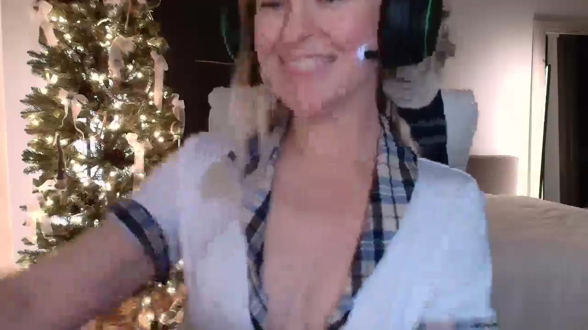 Gallery image thumbnail from LilLadyBird's myfreecams stream on, 12/10/2024, 09:00 image 18 of 20
