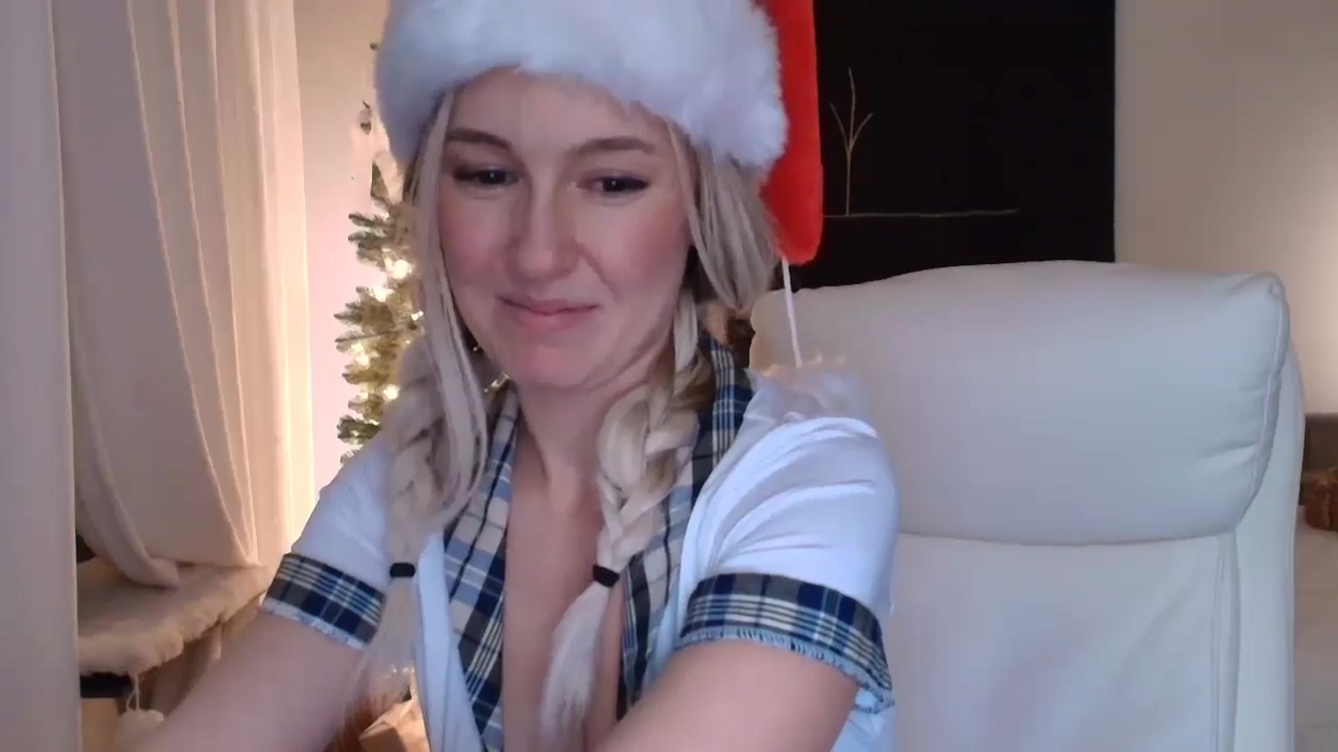 Gallery image thumbnail from LilLadyBird's myfreecams stream on, 12/12/2024, 09:45 image 12 of 20