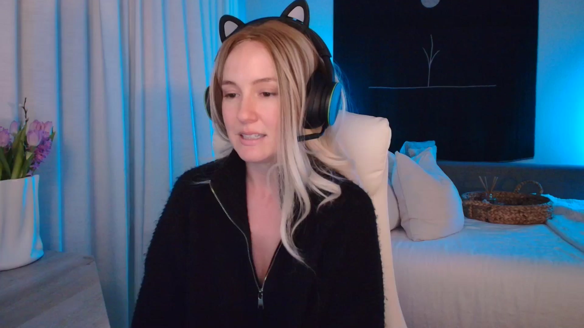 Gallery image thumbnail from LilLadyBird's myfreecams stream on, 03/30/2025, 06:07 image 1 of 20