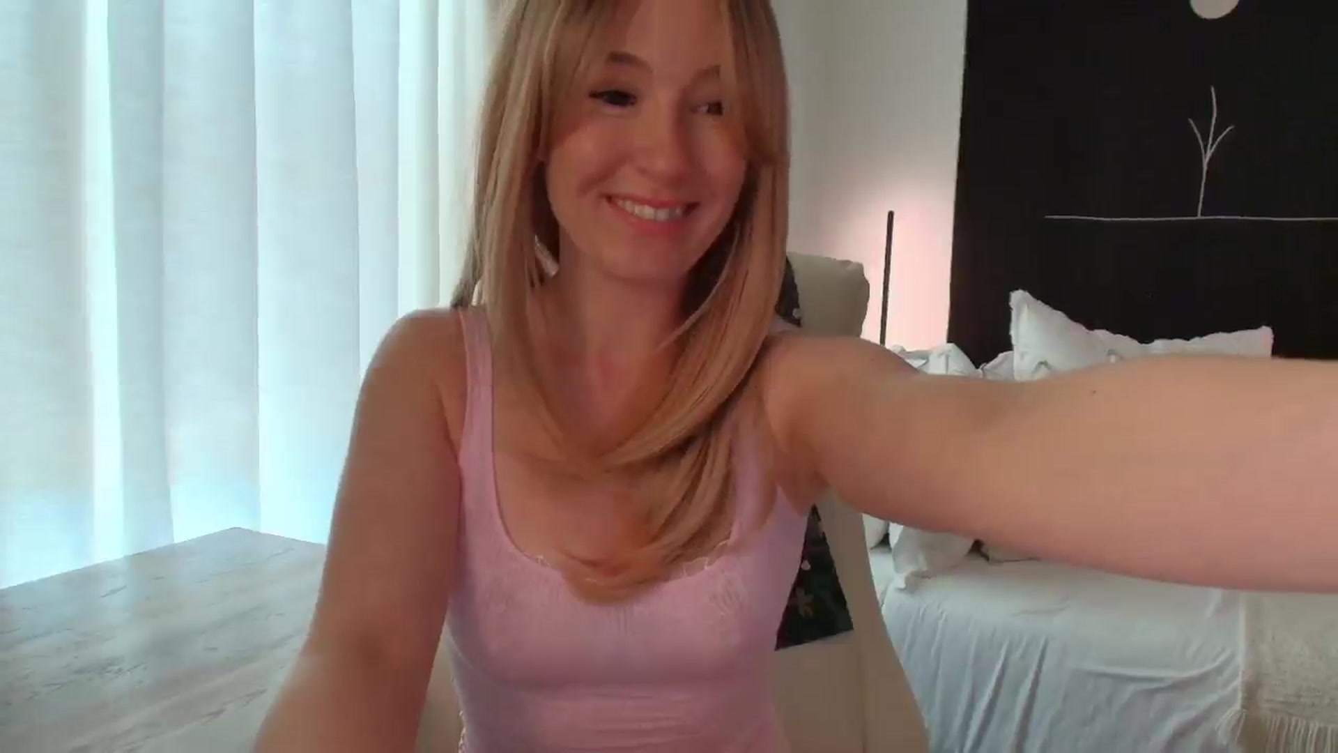 Gallery image thumbnail from LilLadyBird's myfreecams stream on, 06/09/2025, 17:40 image 5 of 20
