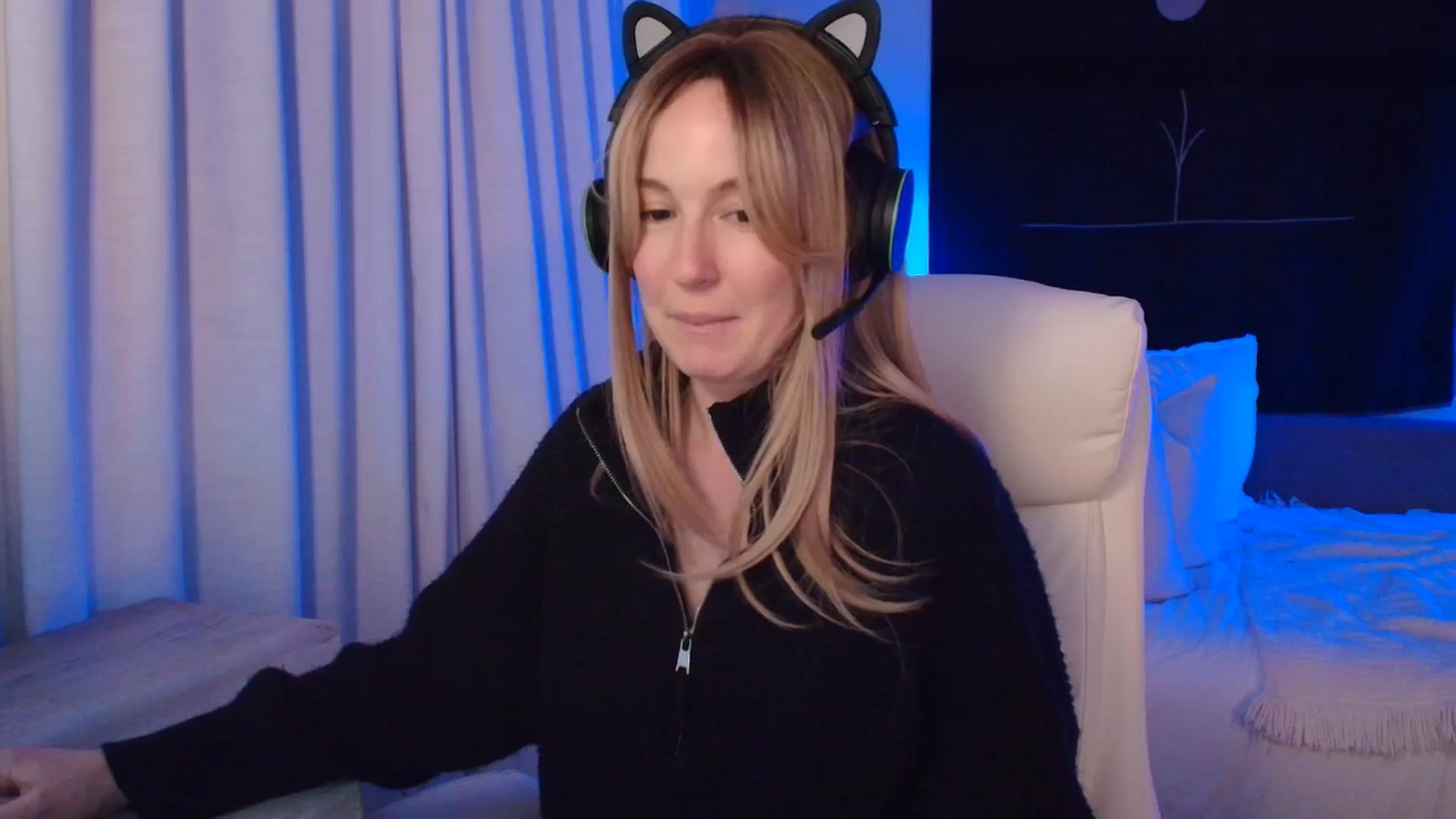 Gallery image thumbnail from LilLadyBird's myfreecams stream on, 06/10/2025, 06:16 image 6 of 20