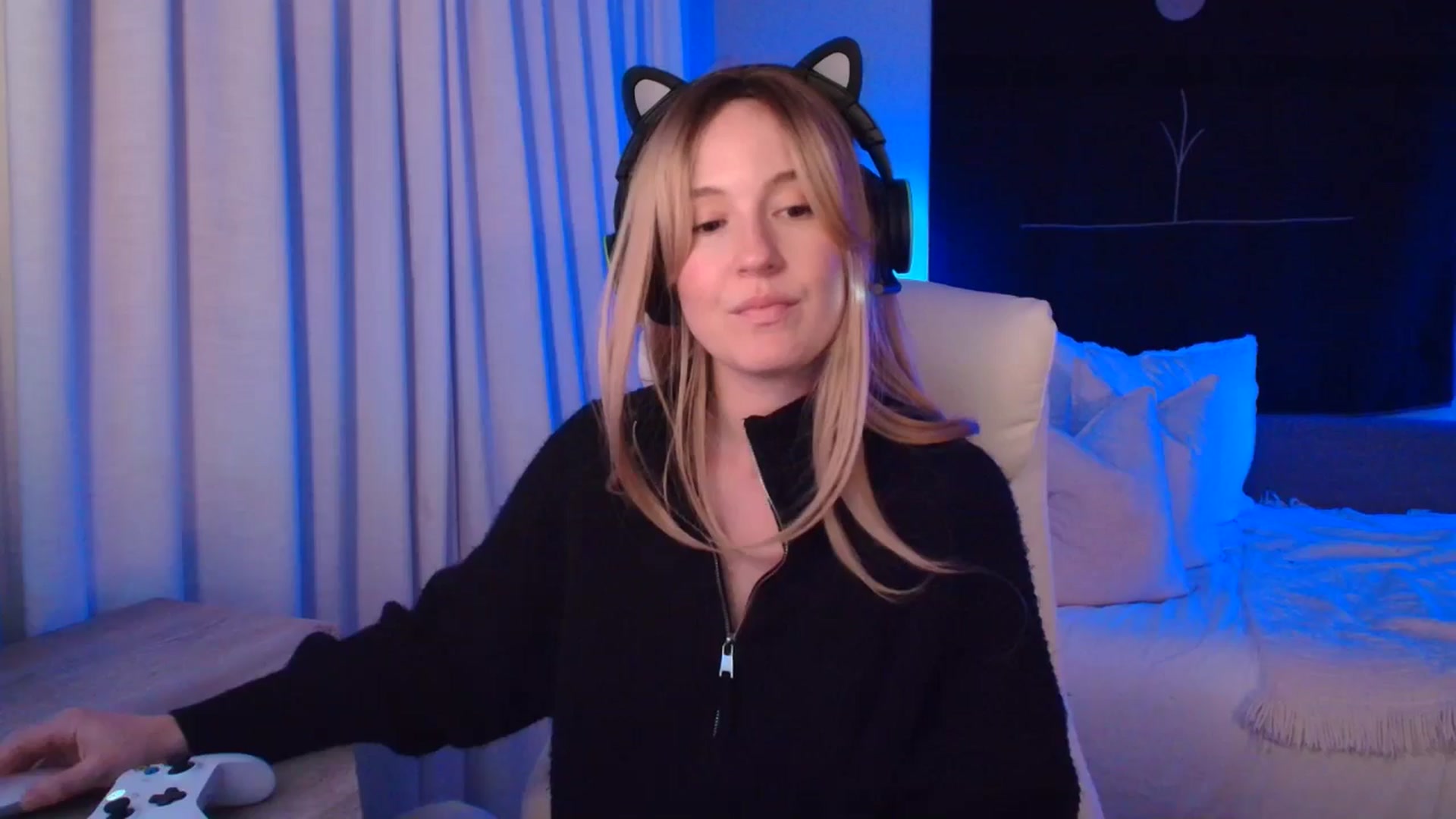 Gallery image thumbnail from LilLadyBird's myfreecams stream on, 06/10/2025, 06:16 image 1 of 20