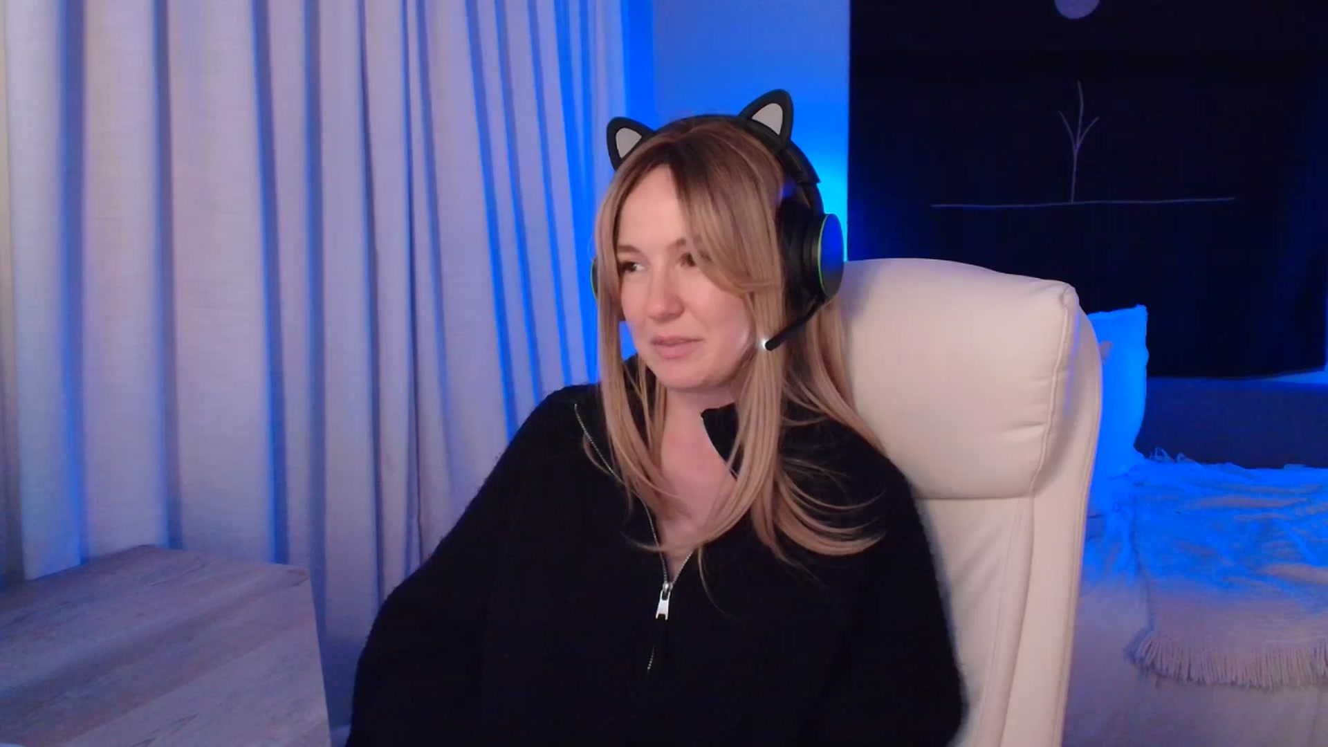 Gallery image thumbnail from LilLadyBird's myfreecams stream on, 06/10/2025, 06:16 image 11 of 20