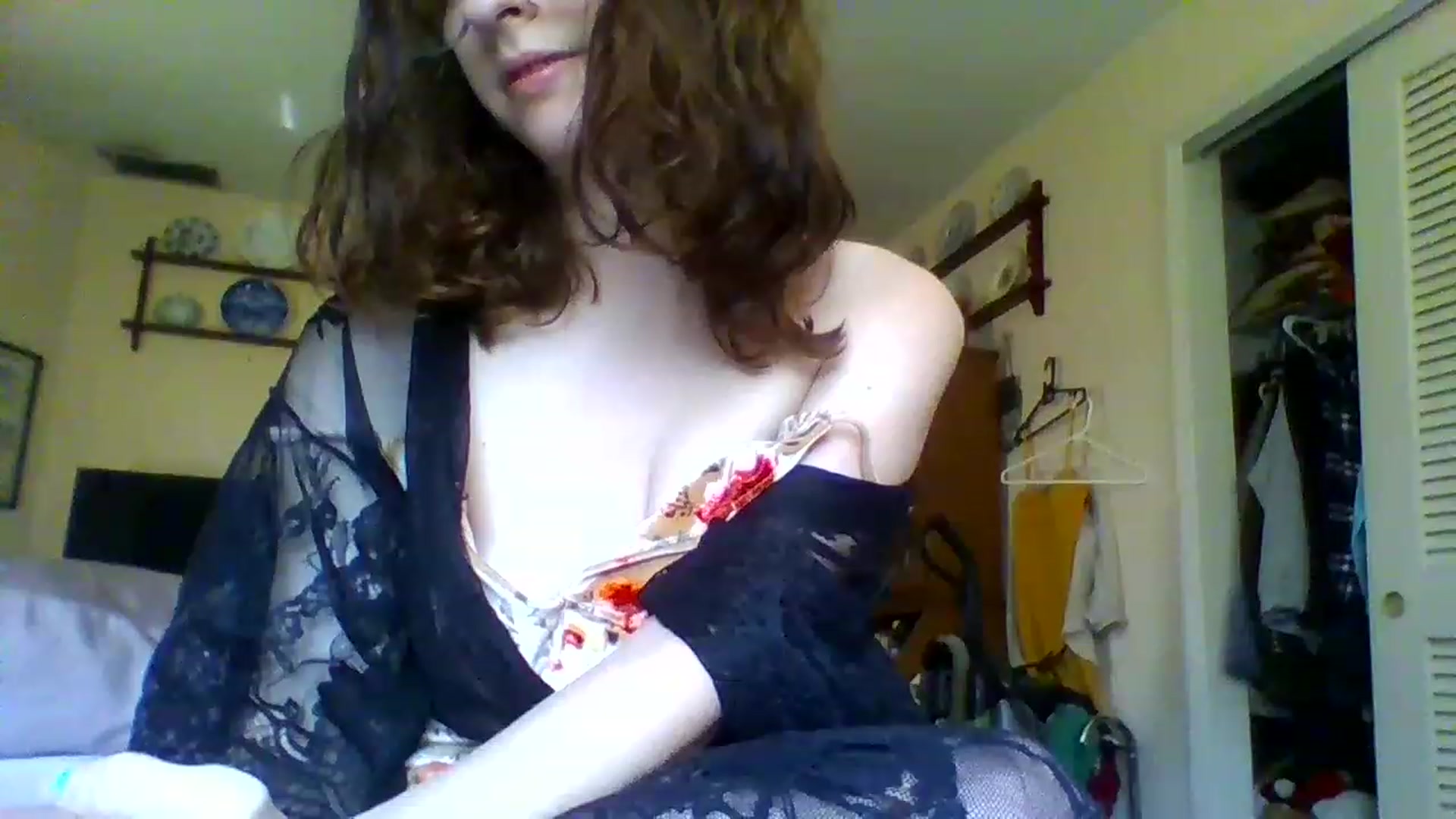 Gallery image thumbnail from LilLolaNymph's myfreecams stream on, 02/19/2023, 17:51 image 12 of 20