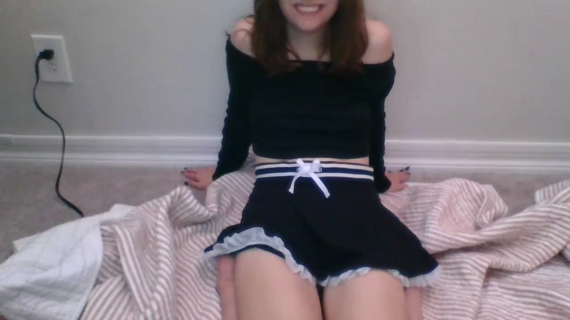 Gallery image thumbnail from LilLolaNymph's myfreecams stream on, 04/07/2023, 18:49 image 12 of 20