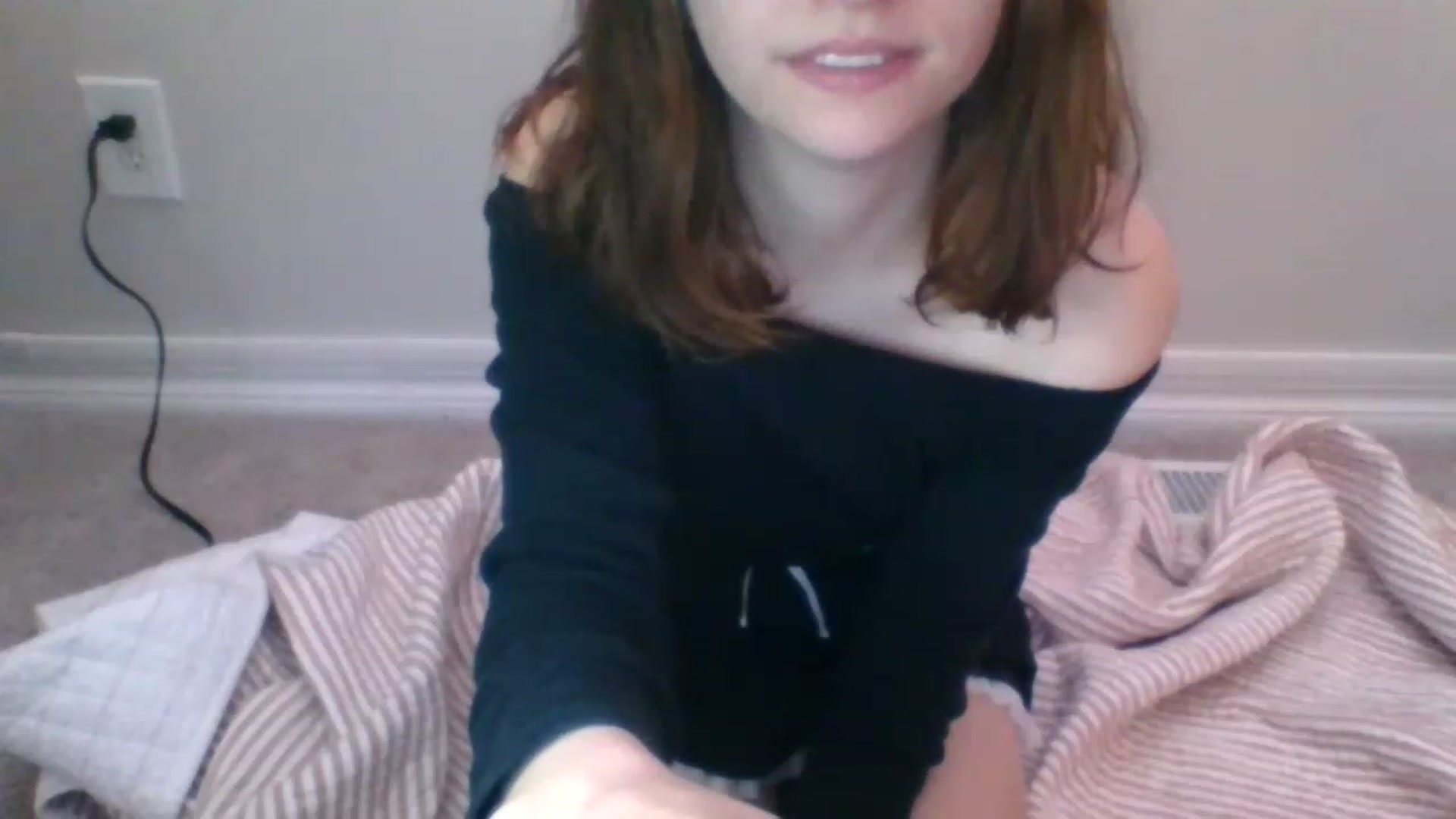 Gallery image thumbnail from LilLolaNymph's myfreecams stream on, 04/07/2023, 18:49 image 3 of 20