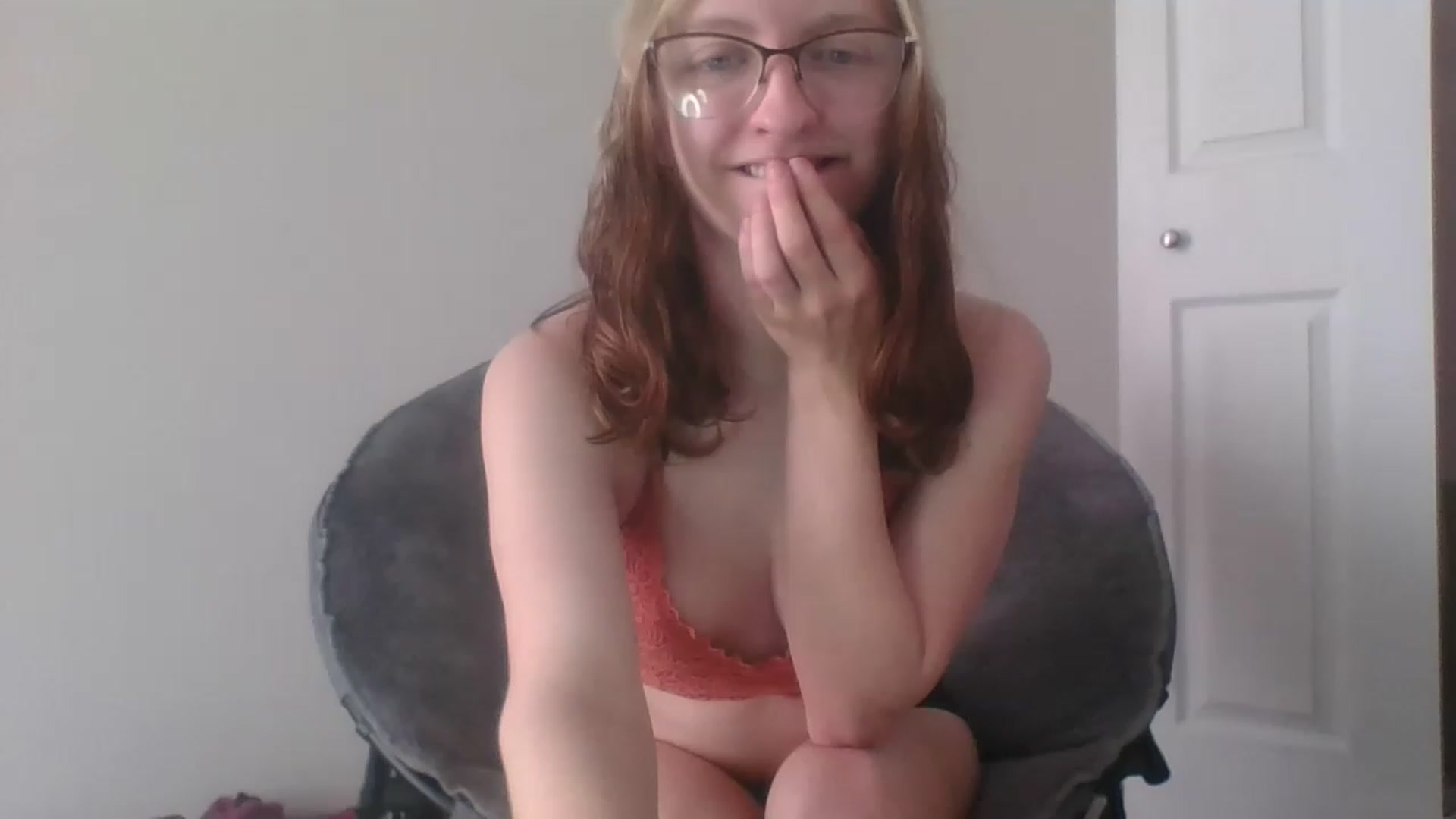 Gallery image thumbnail from LilLolaNymph's myfreecams stream on, 05/20/2023, 16:34 image 19 of 20