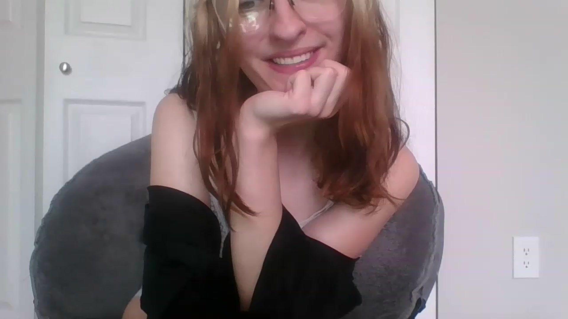 Gallery image thumbnail from LilLolaNymph's myfreecams stream on, 05/22/2023, 16:59 image 2 of 20