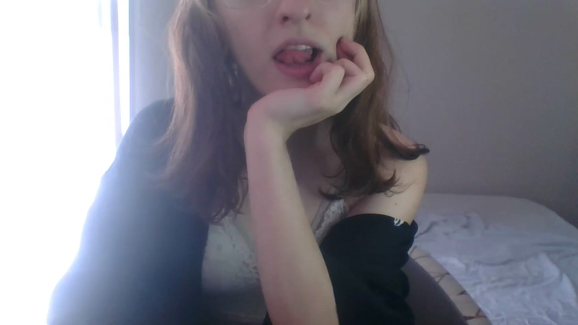 Gallery image thumbnail from LilLolaNymph's myfreecams stream on, 06/02/2023, 17:32 image 5 of 20