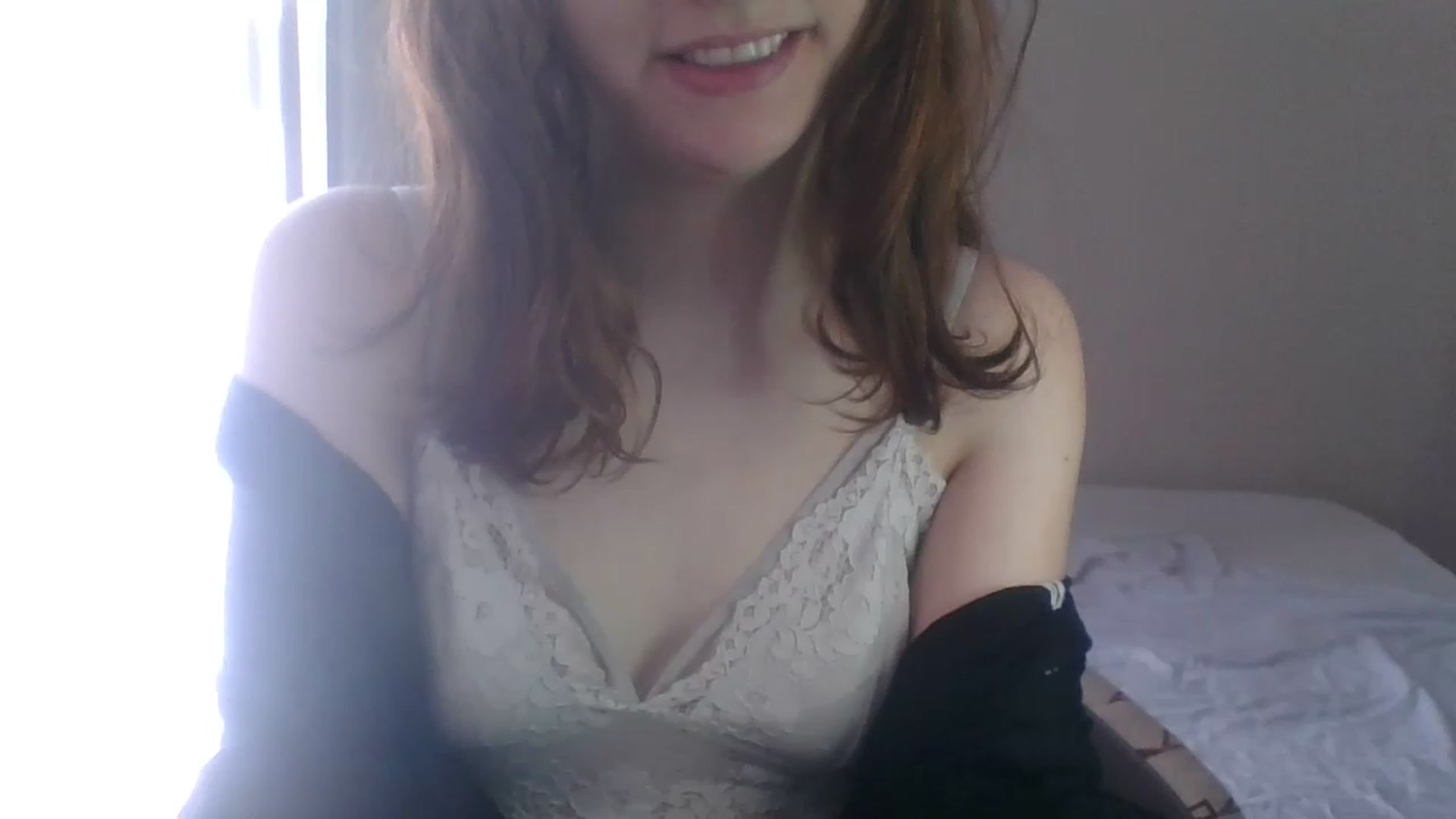 Gallery image thumbnail from LilLolaNymph's myfreecams stream on, 06/02/2023, 17:32 image 11 of 20