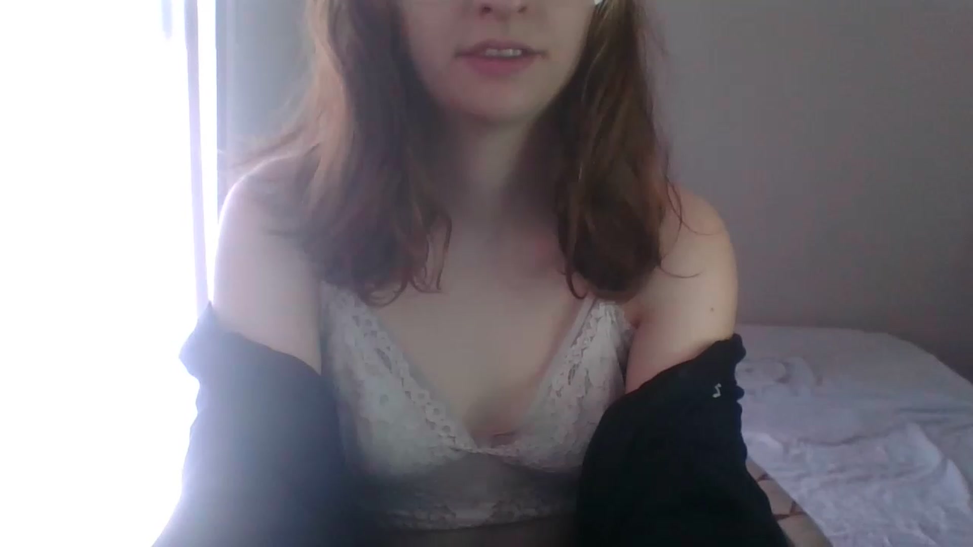 Gallery image thumbnail from LilLolaNymph's myfreecams stream on, 06/02/2023, 17:32 image 2 of 20