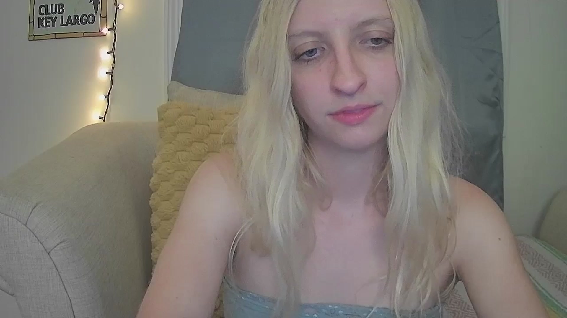 Gallery image thumbnail from LilLolaNymph's myfreecams stream on, 09/11/2025, 09:37 image 10 of 20