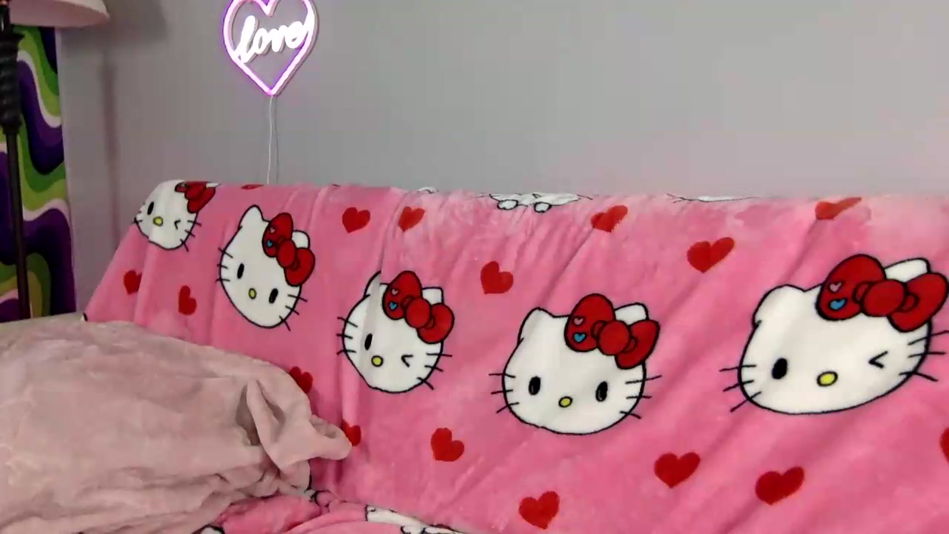 Gallery image thumbnail from LilLunaxoxo's myfreecams stream on, 08/04/2026, 08:47 image 8 of 20