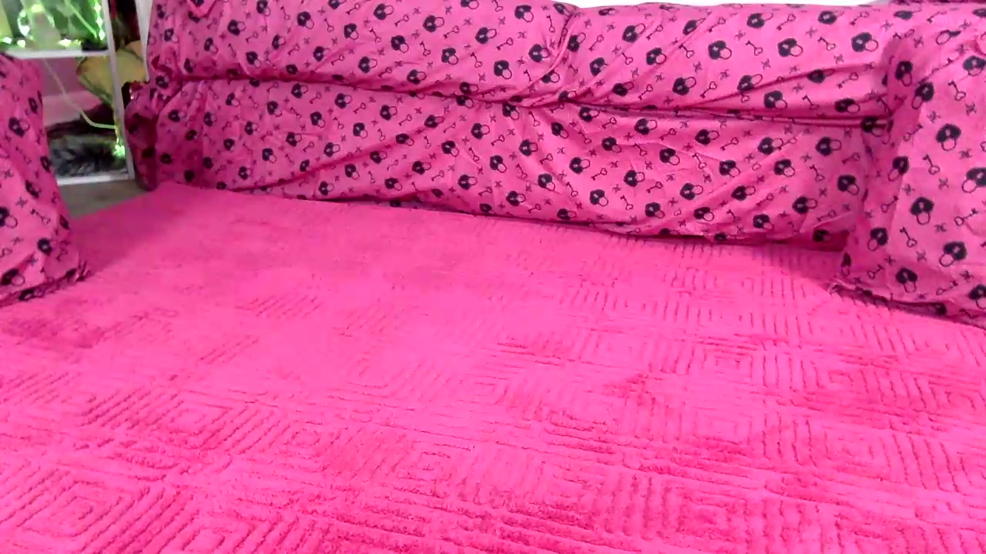 Gallery image thumbnail from LilLunaxoxo's myfreecams stream on, 08/13/2026, 12:23 image 5 of 20