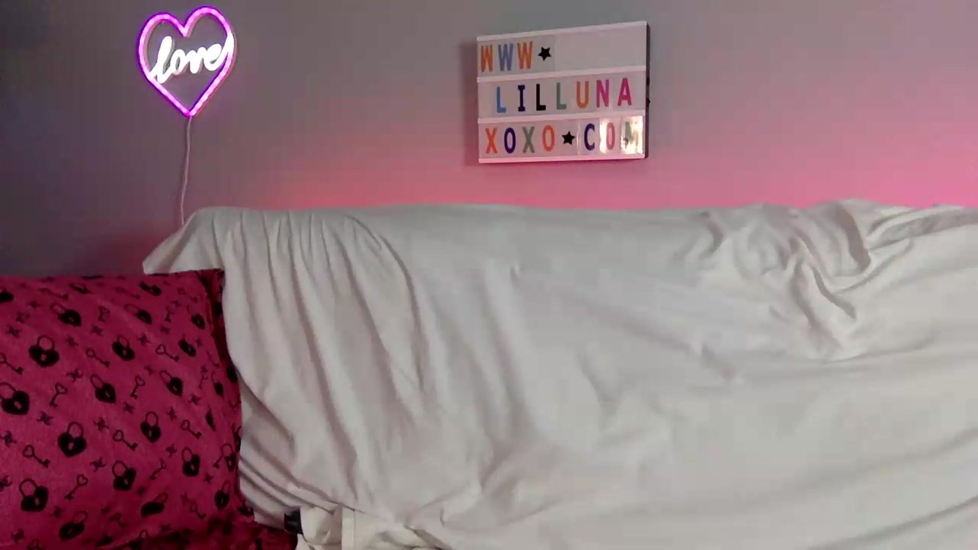 Gallery image thumbnail from LilLunaxoxo's myfreecams stream on, 08/14/2026, 12:39 image 19 of 20