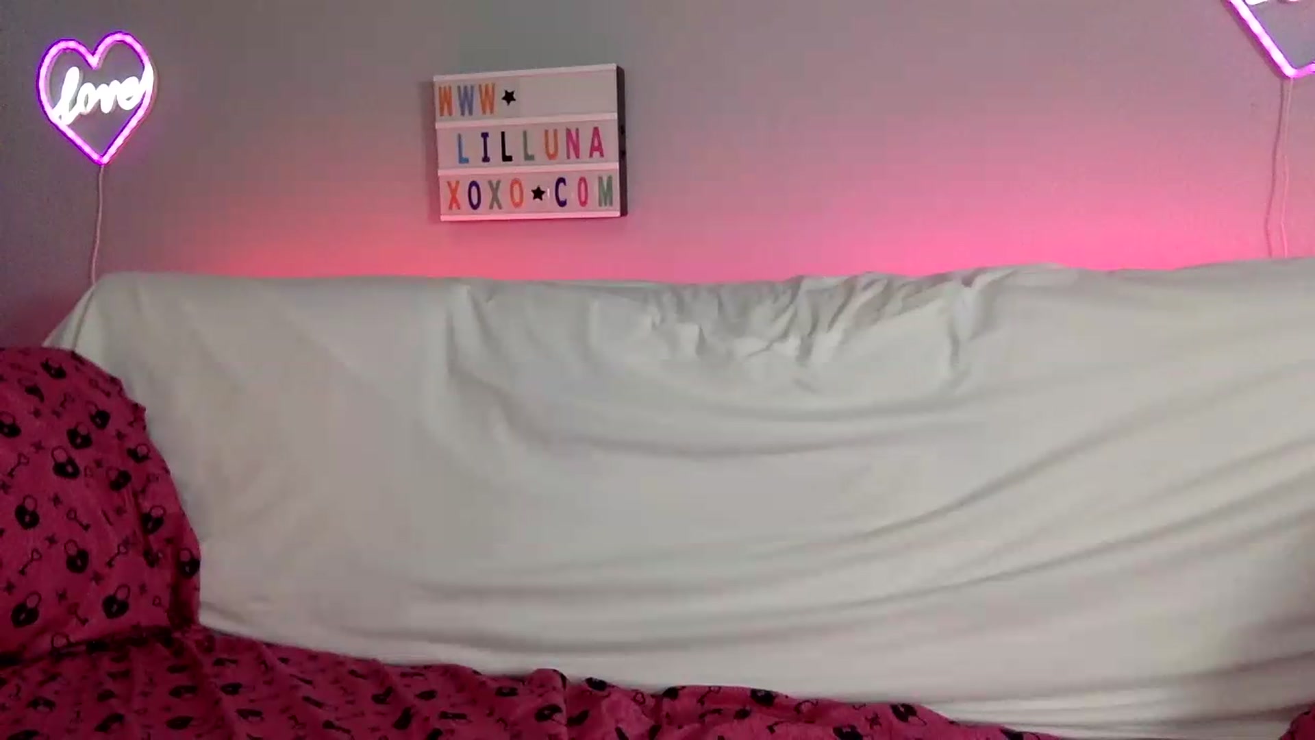 Gallery image thumbnail from LilLunaxoxo's myfreecams stream on, 08/15/2026, 10:08 image 5 of 20