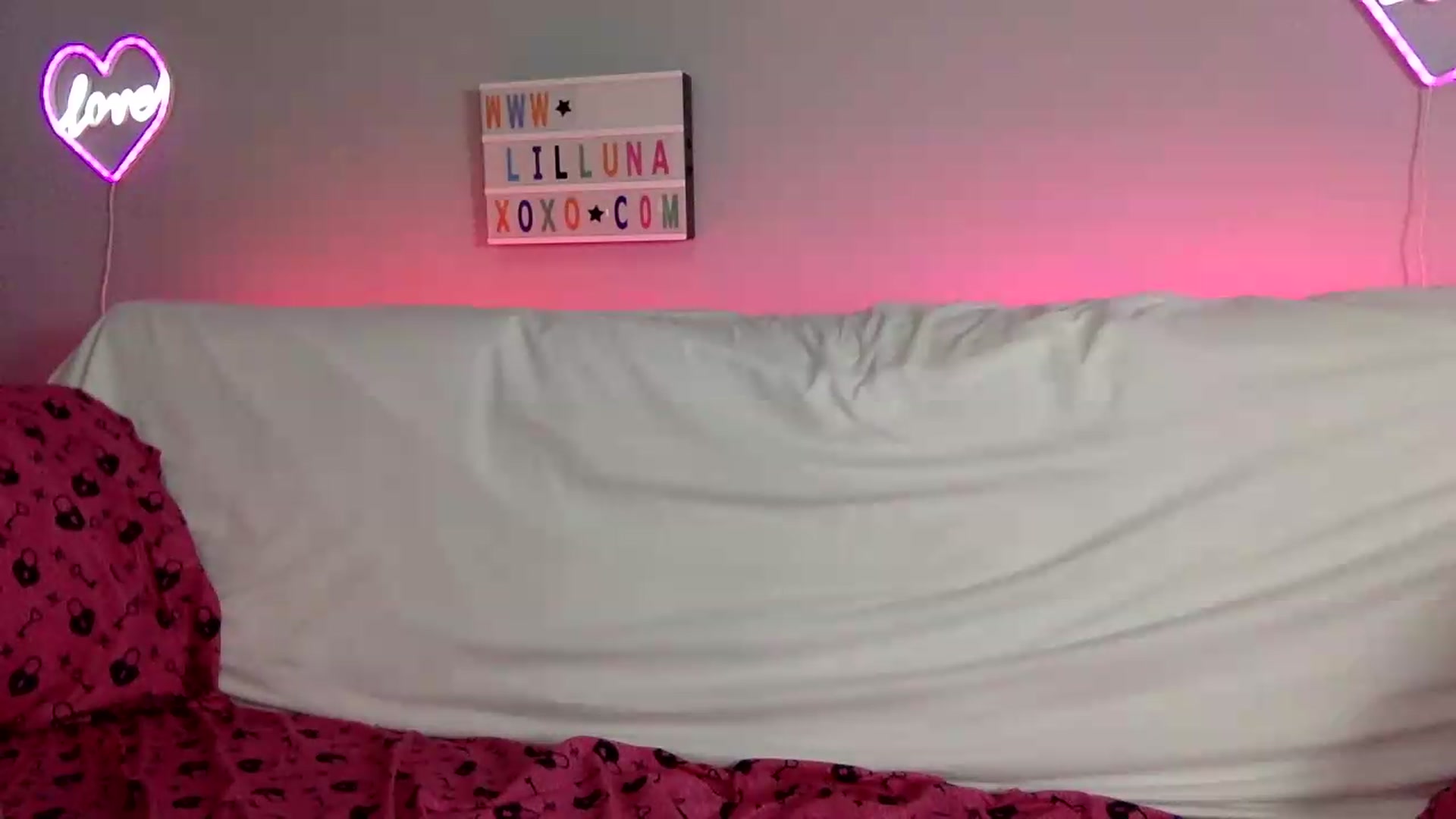 Gallery image thumbnail from LilLunaxoxo's myfreecams stream on, 08/15/2026, 10:08 image 4 of 20