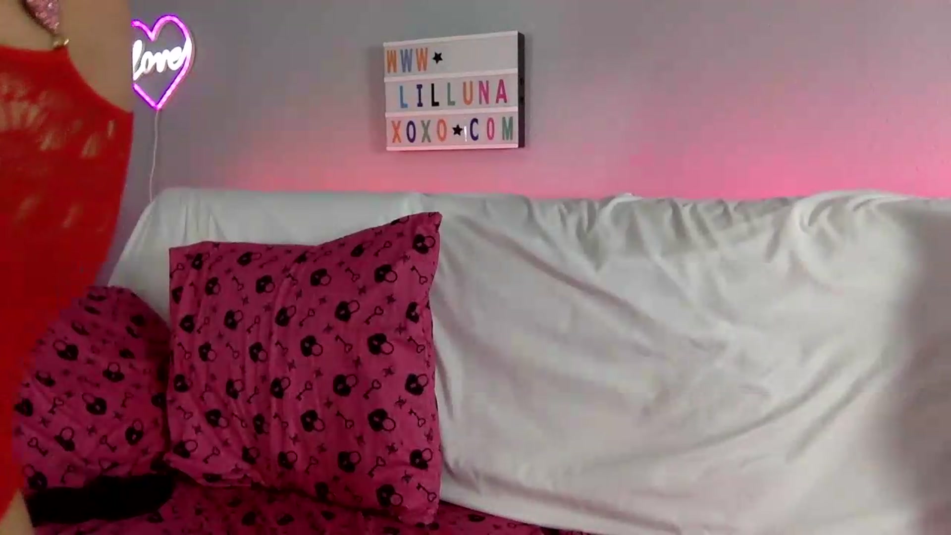 Gallery image thumbnail from LilLunaxoxo's myfreecams stream on, 08/16/2026, 10:36 image 15 of 20