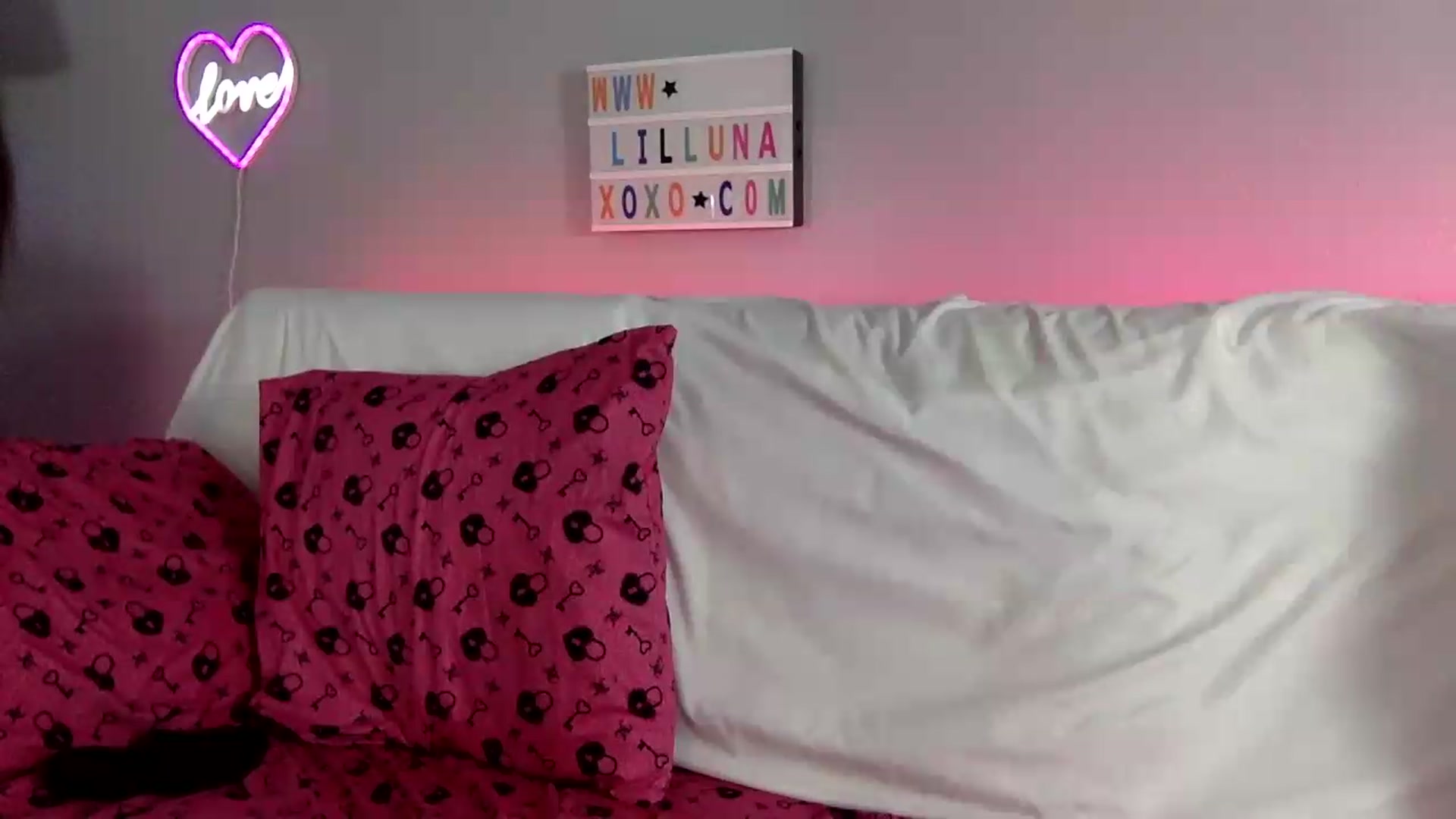 Gallery image thumbnail from LilLunaxoxo's myfreecams stream on, 08/16/2026, 10:36 image 19 of 20