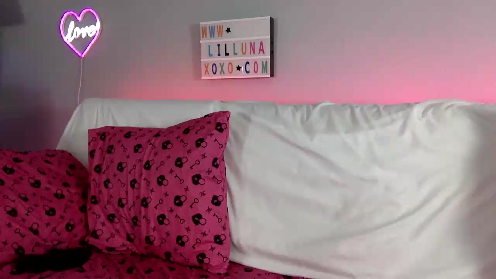 Gallery image thumbnail from LilLunaxoxo's myfreecams stream on, 08/16/2026, 10:36 image 20 of 20