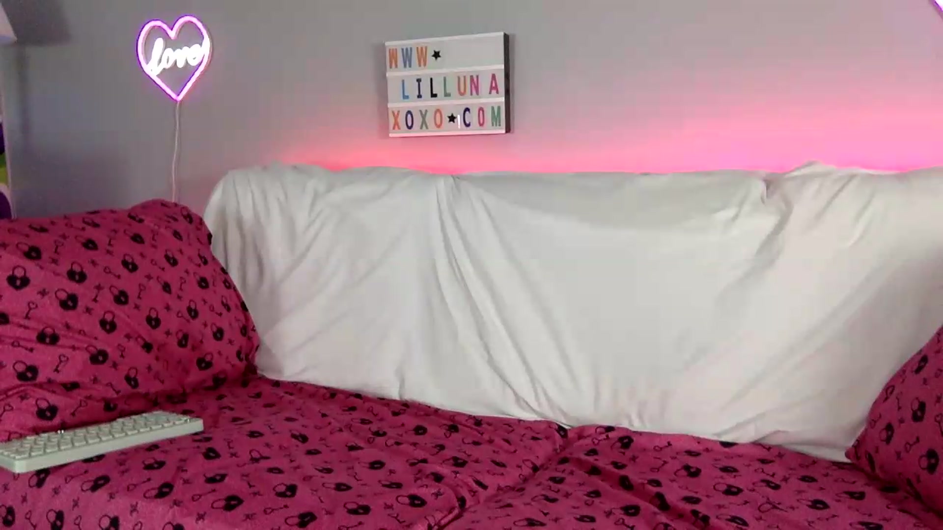 Gallery image thumbnail from LilLunaxoxo's myfreecams stream on, 08/17/2026, 10:21 image 18 of 20