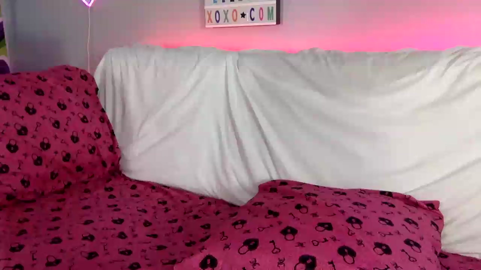 Gallery image thumbnail from LilLunaxoxo's myfreecams stream on, 08/17/2026, 10:21 image 1 of 20