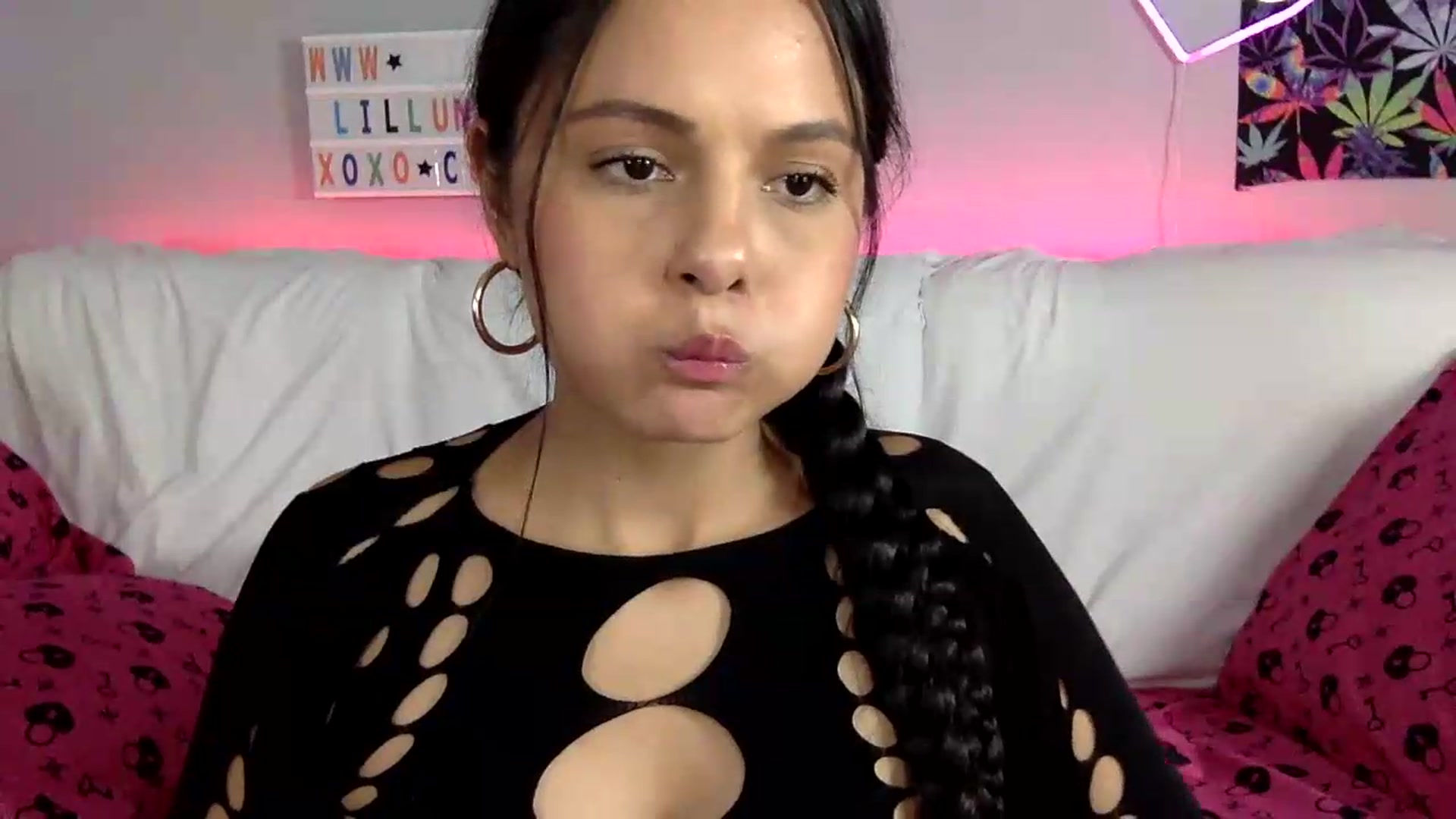 Gallery image thumbnail from LilLunaxoxo's myfreecams stream on, 08/17/2026, 11:20 image 2 of 20