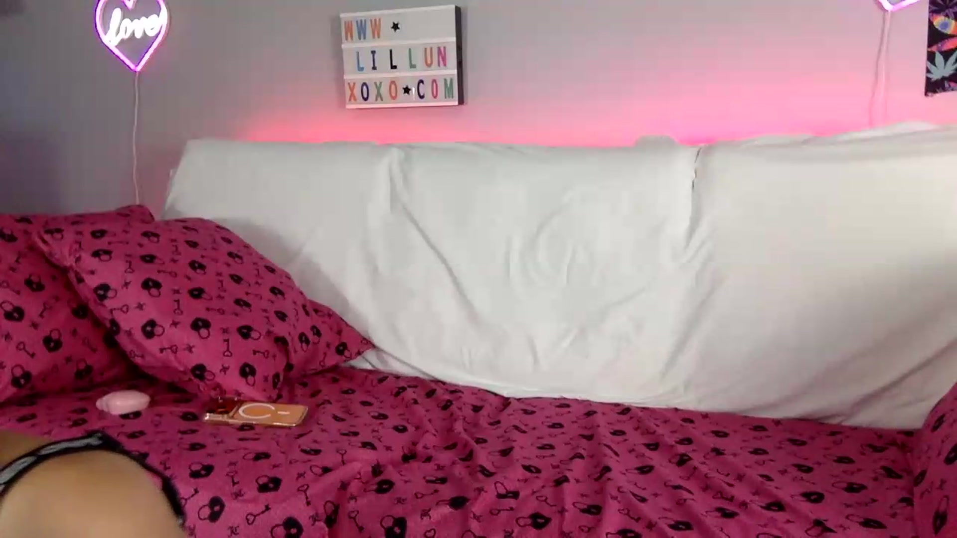 Gallery image thumbnail from LilLunaxoxo's myfreecams stream on, 08/20/2026, 09:48 image 13 of 20