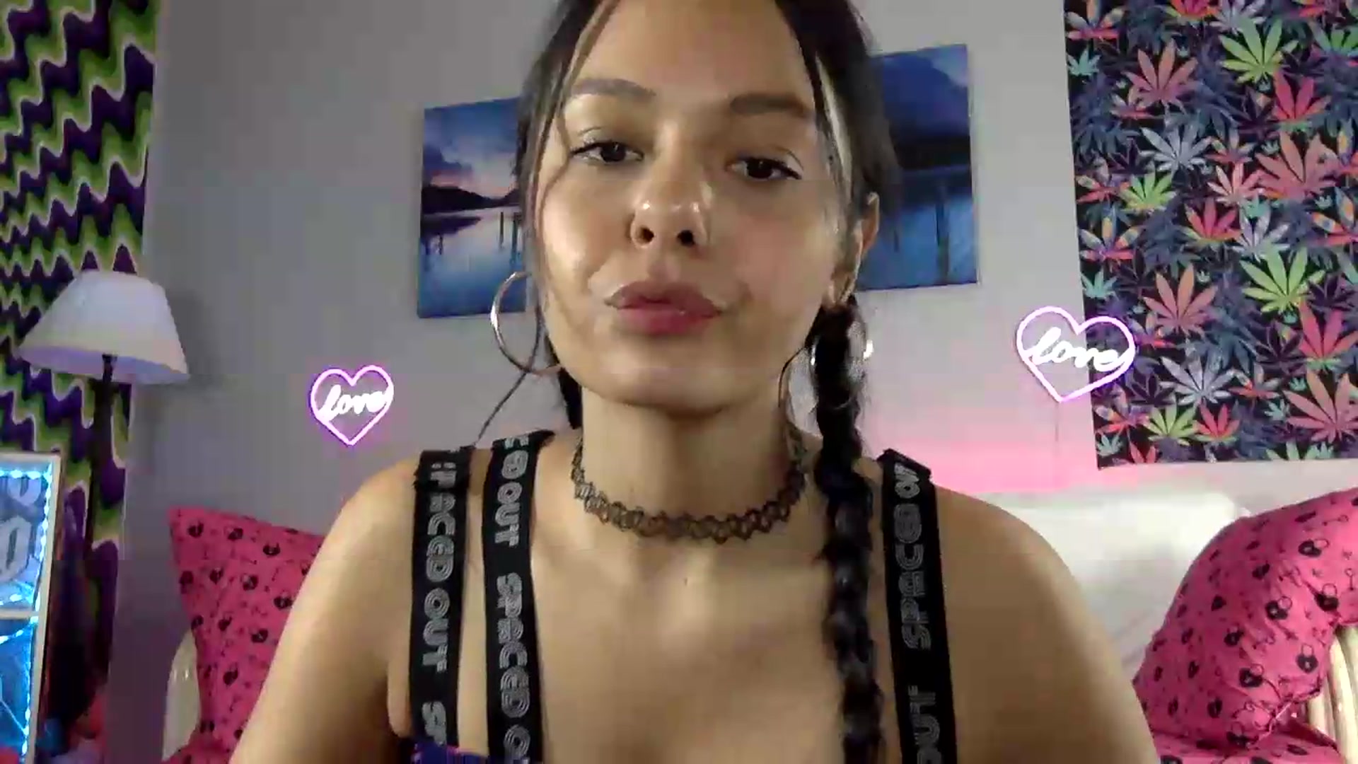 Gallery image thumbnail from LilLunaxoxo's myfreecams stream on, 08/20/2026, 12:01 image 11 of 20