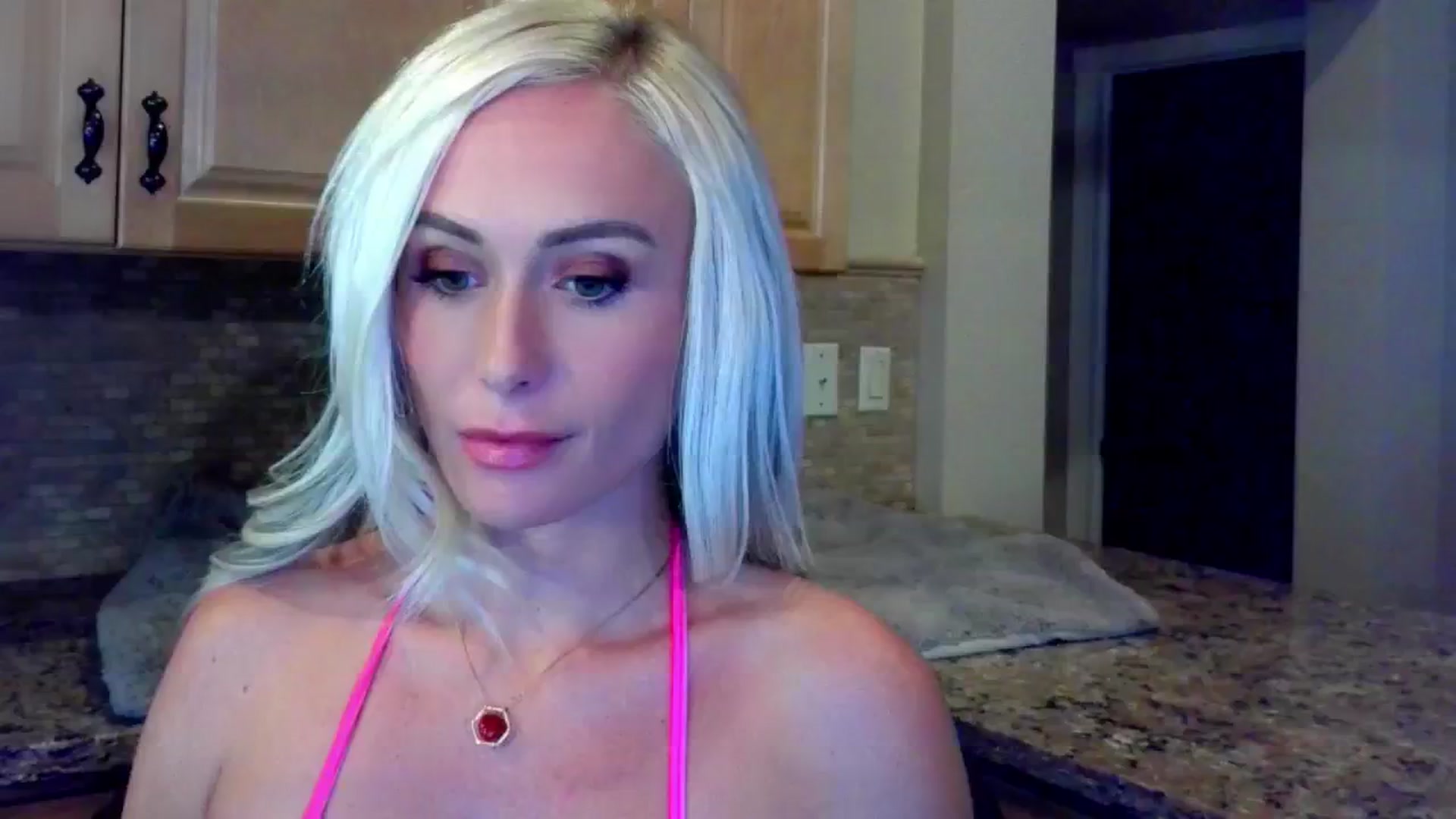Gallery image thumbnail from LilMisbehavin's myfreecams stream on, 08/03/2024, 17:03 image 9 of 20